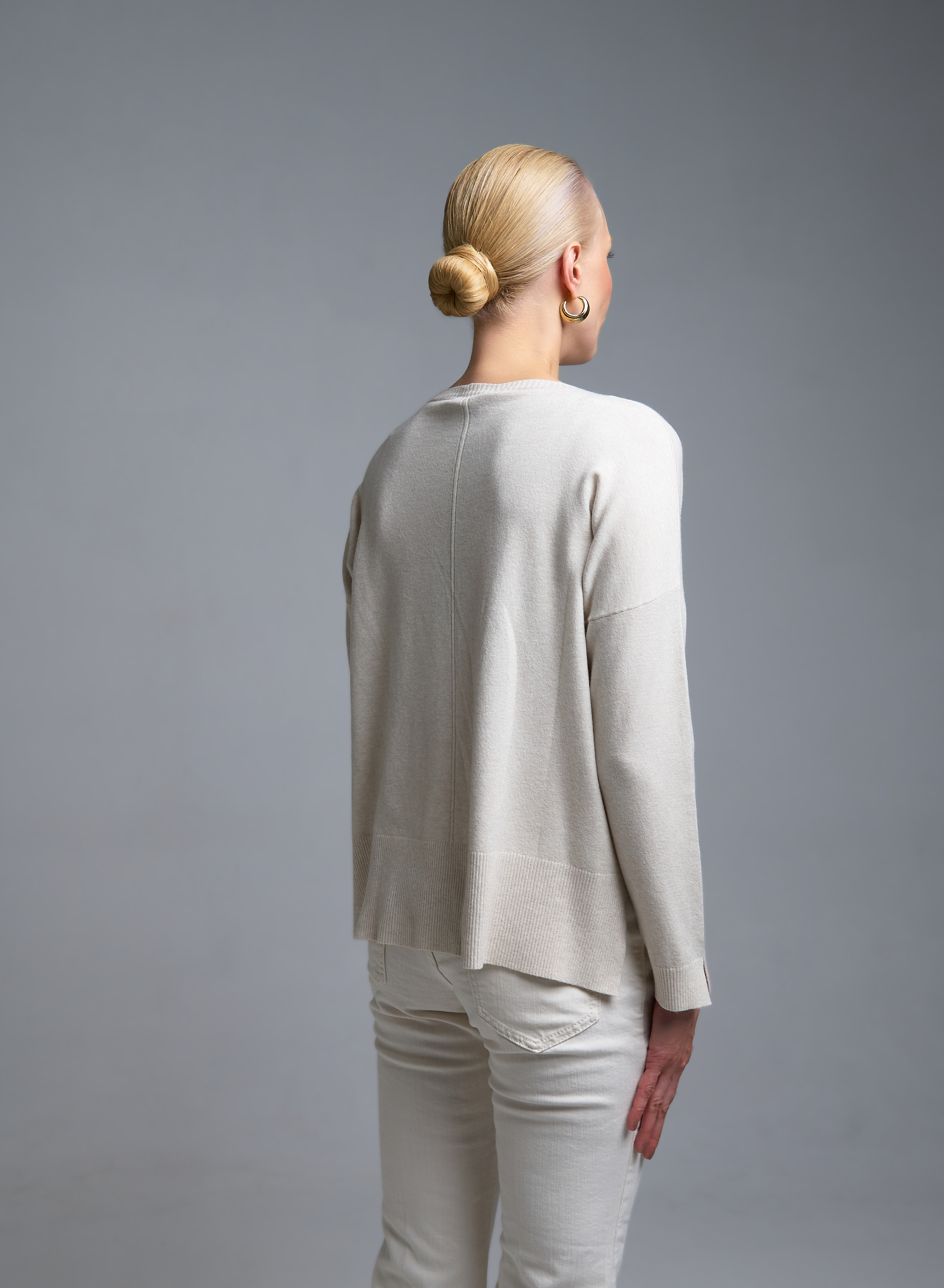 Εκρού Πουλόβερ με στρογγυλή λαιμόκοψη Valentina Milano - 3