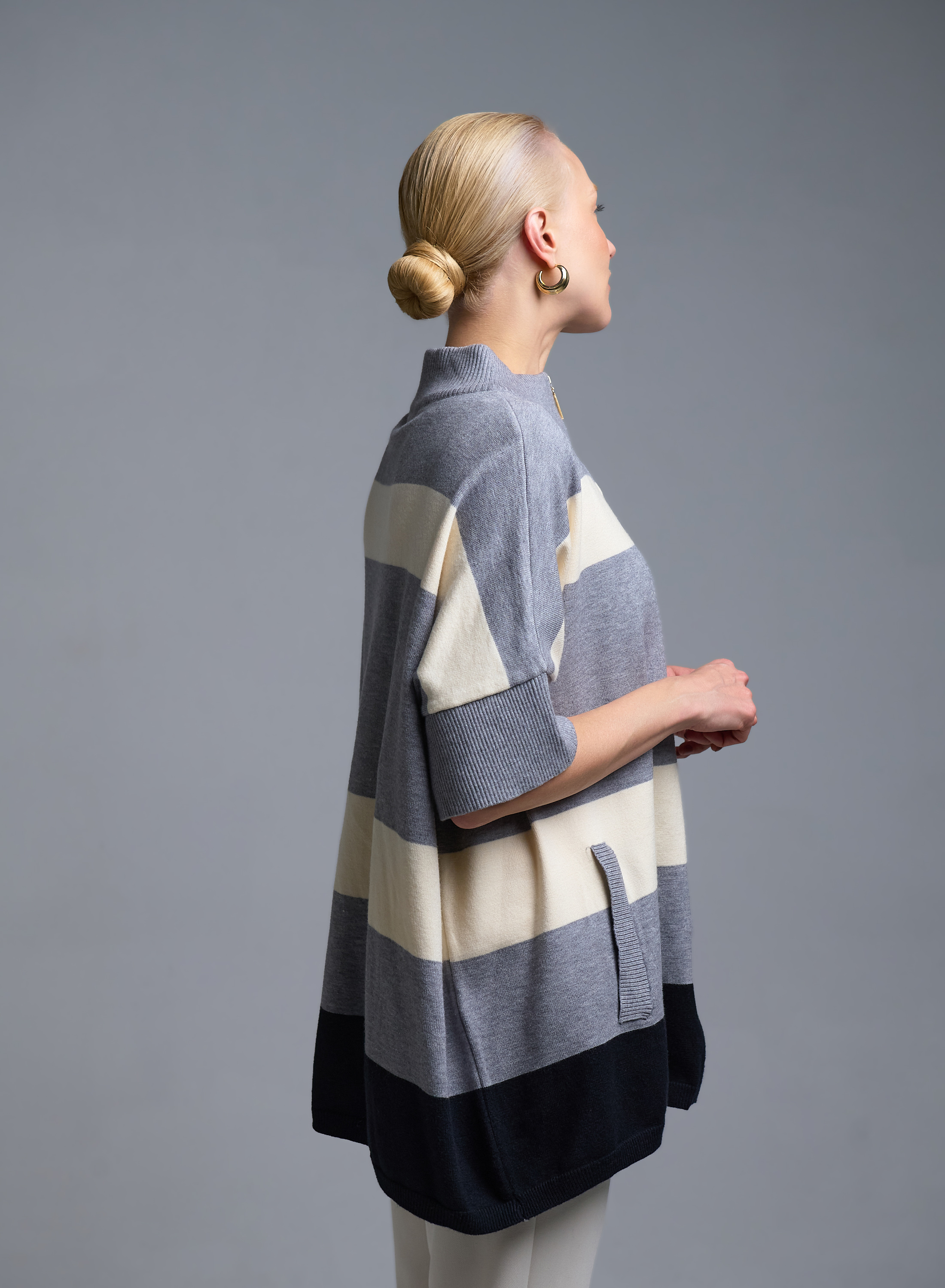 Ecru-Black-Grey knitted Cardigan with short sleeves and with zipper Valentina Milano - 4