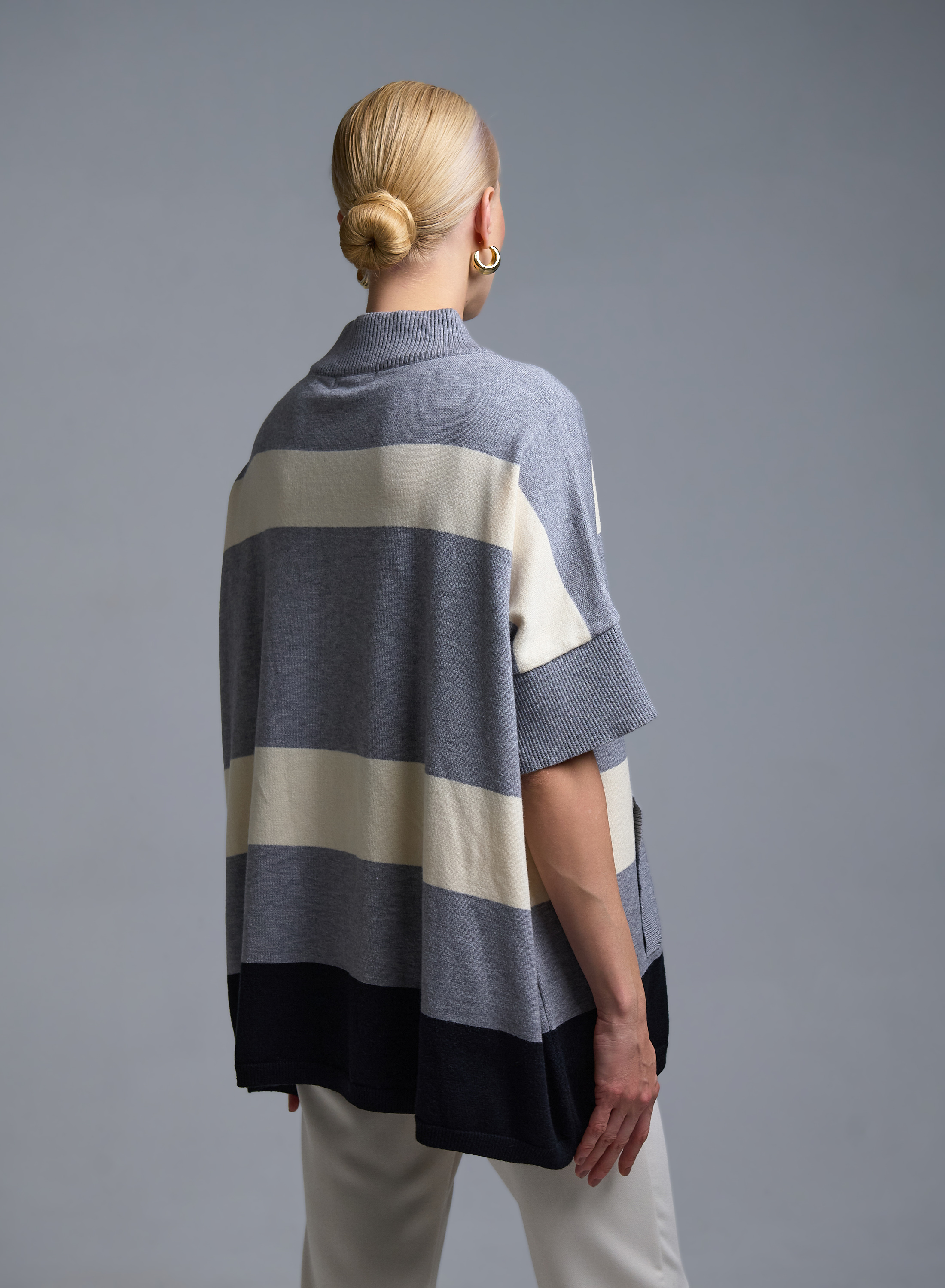 Ecru-Black-Grey knitted Cardigan with short sleeves and with zipper Valentina Milano - 5