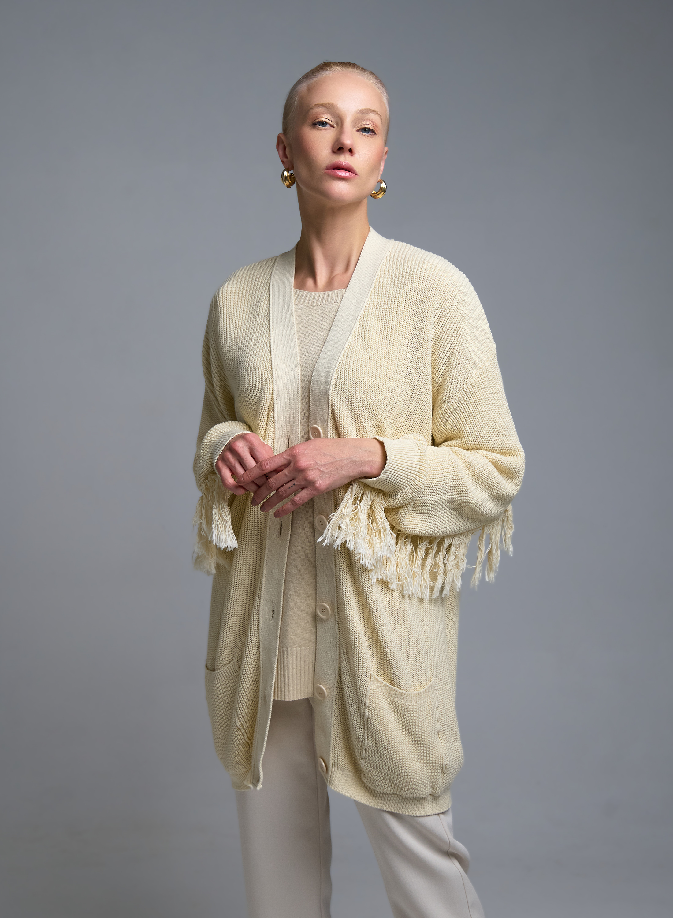 Βανίλια πλεκτή Ζακέτα με κρόσια και με εξωτερικές τσέπες μπροστά Kontatto - 1