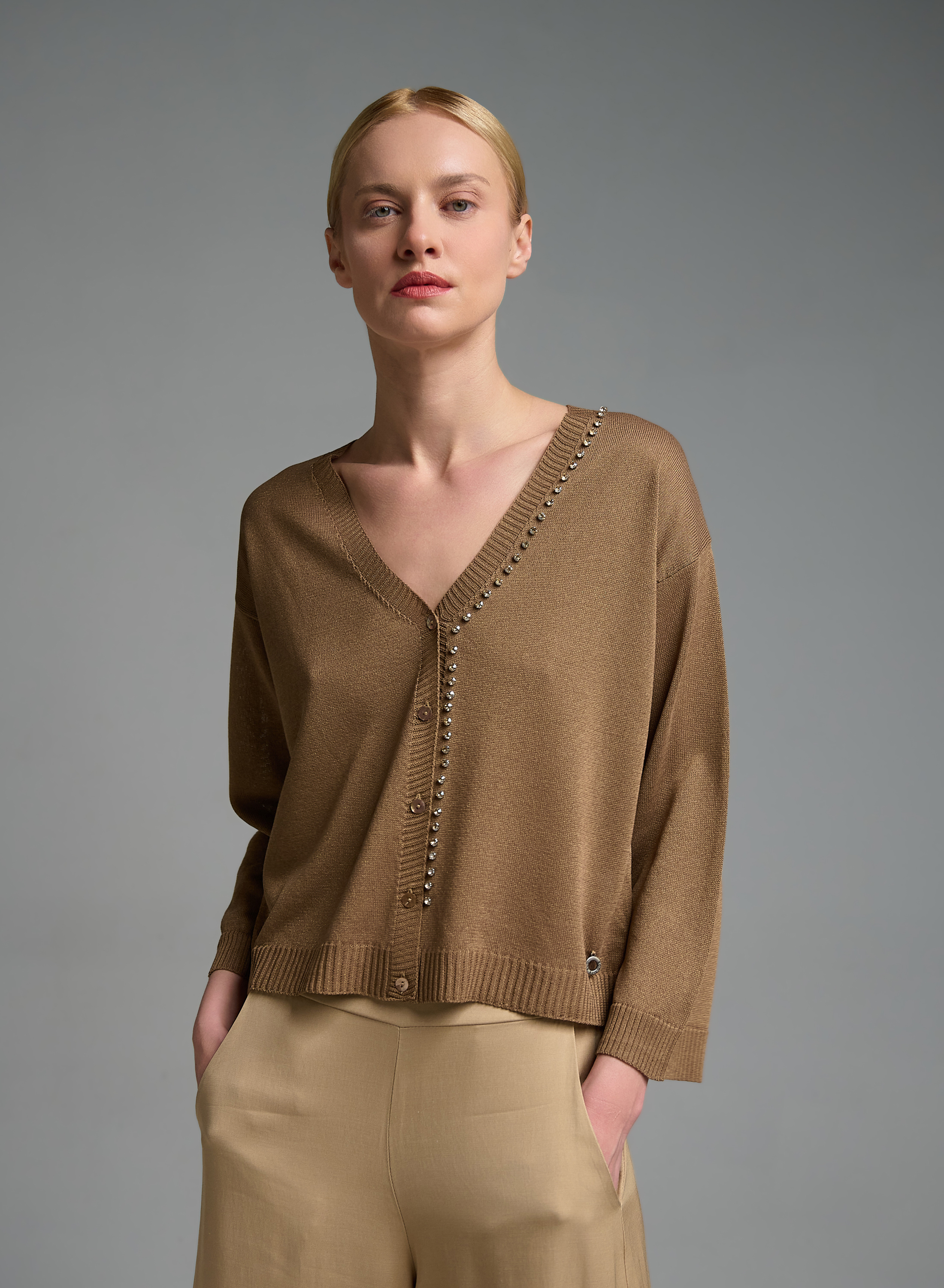 Κάμελ πλεκτή Ζακέτα με V λαιμόκοψη με διακοσμητικά κρύσταλλα Eco - 0