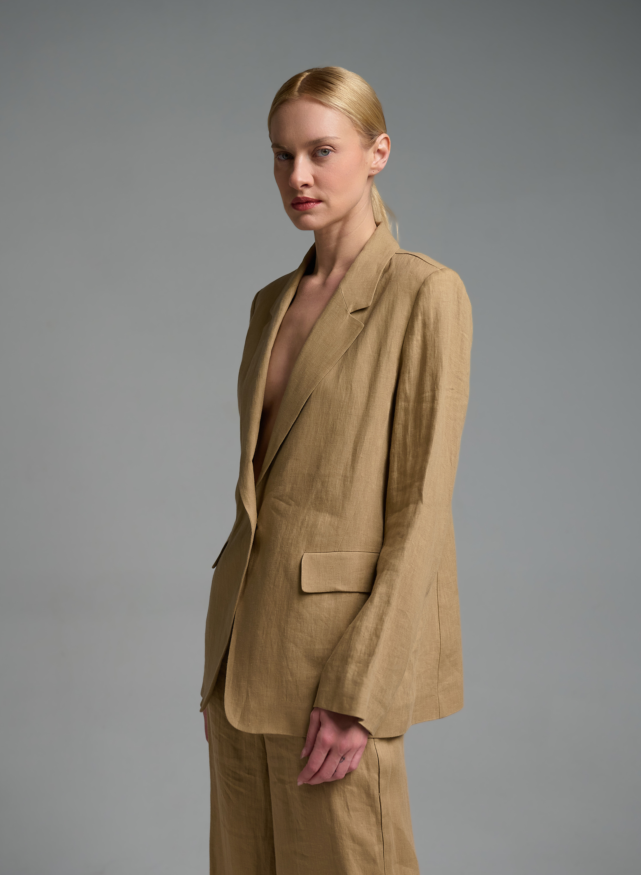 Κάμελ λινό Σακάκι Τζιν με ένα κουμπί Emme Marella - 1