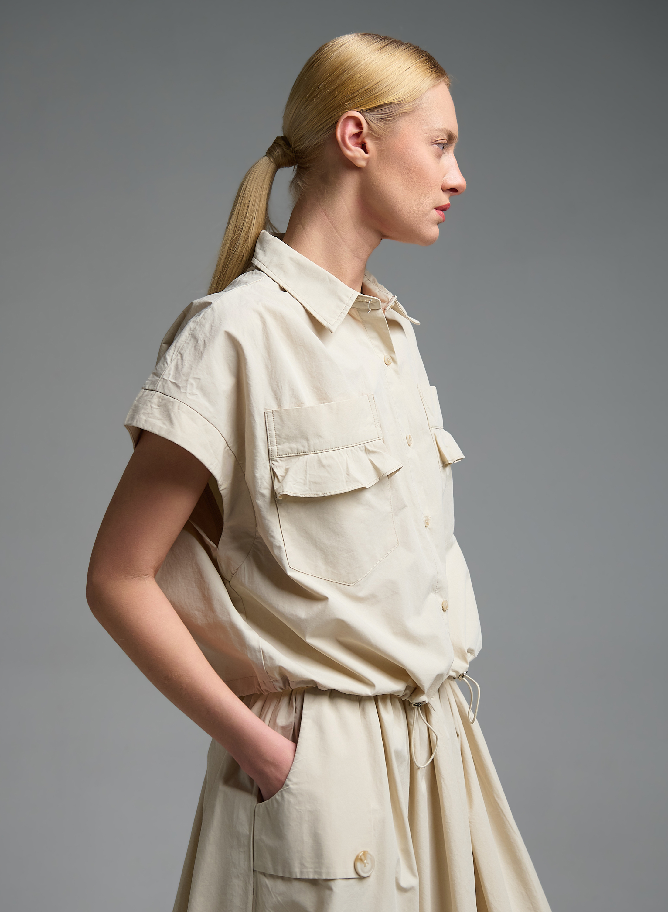 Μπεζ του Πάγου αμάνικο Πουκάμισο με λάστιχο στο τελείωμα Valentina Milano - 0