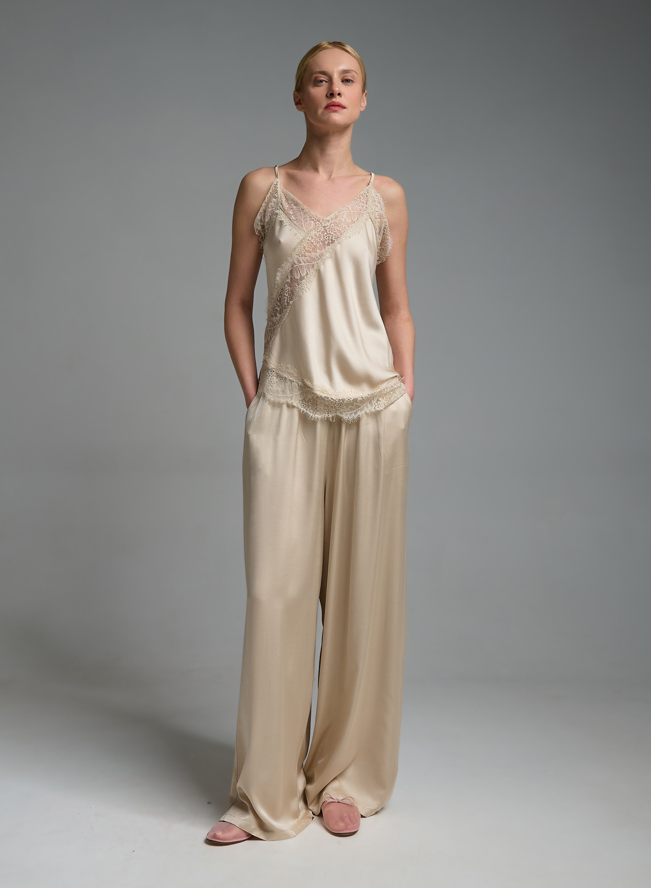 Εκρού silky touch Παντελόνι με λάστιχο και κορδόνι στη μέση Valentina Milano - 3