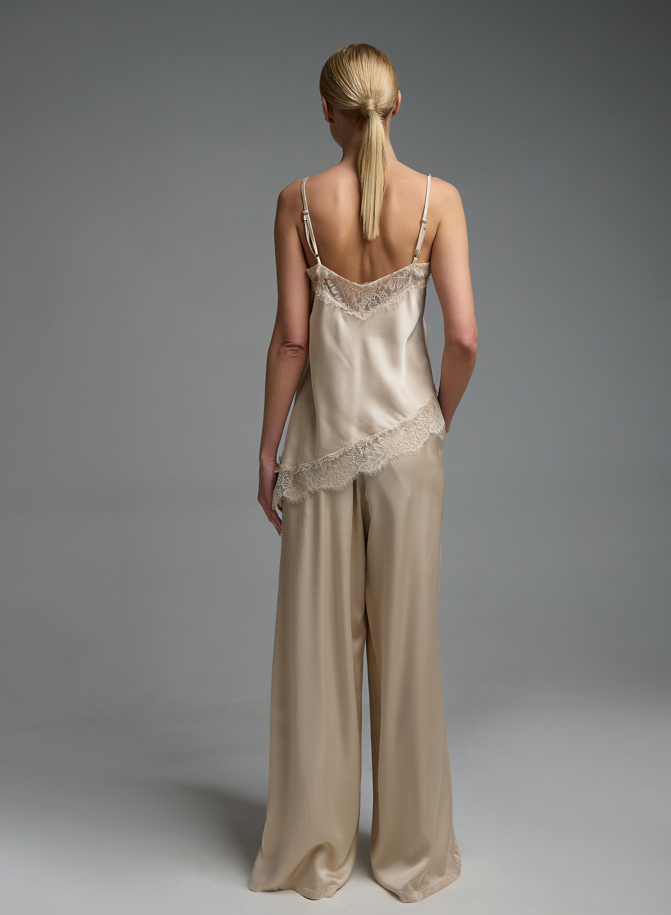 Εκρού silky touch Τοπ με τιράντες και με δαντέλα Valentina Milano - 5