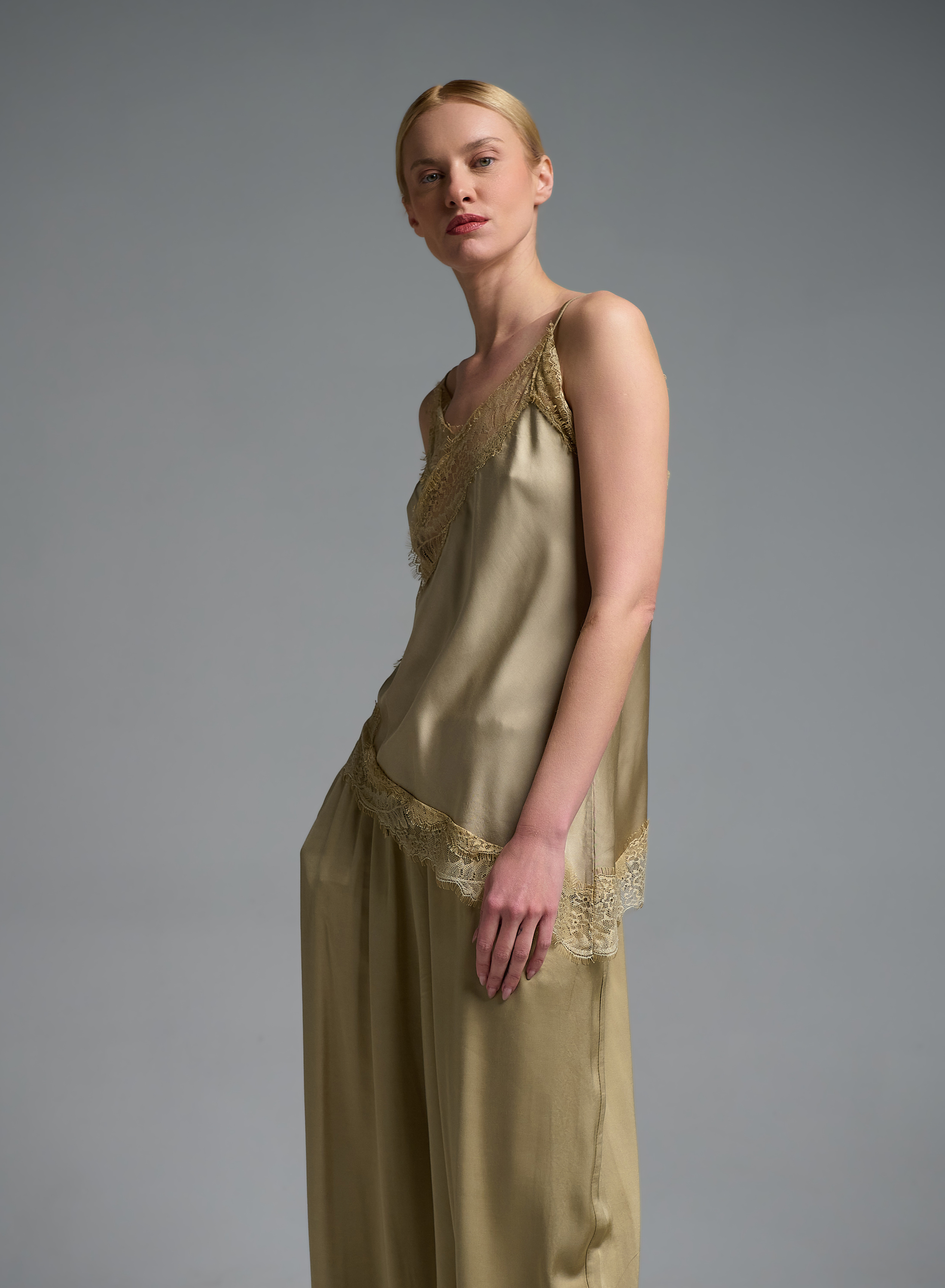 Χρυσό silky touch Τοπ με τιράντες και με δαντέλα Valentina Milano - 1