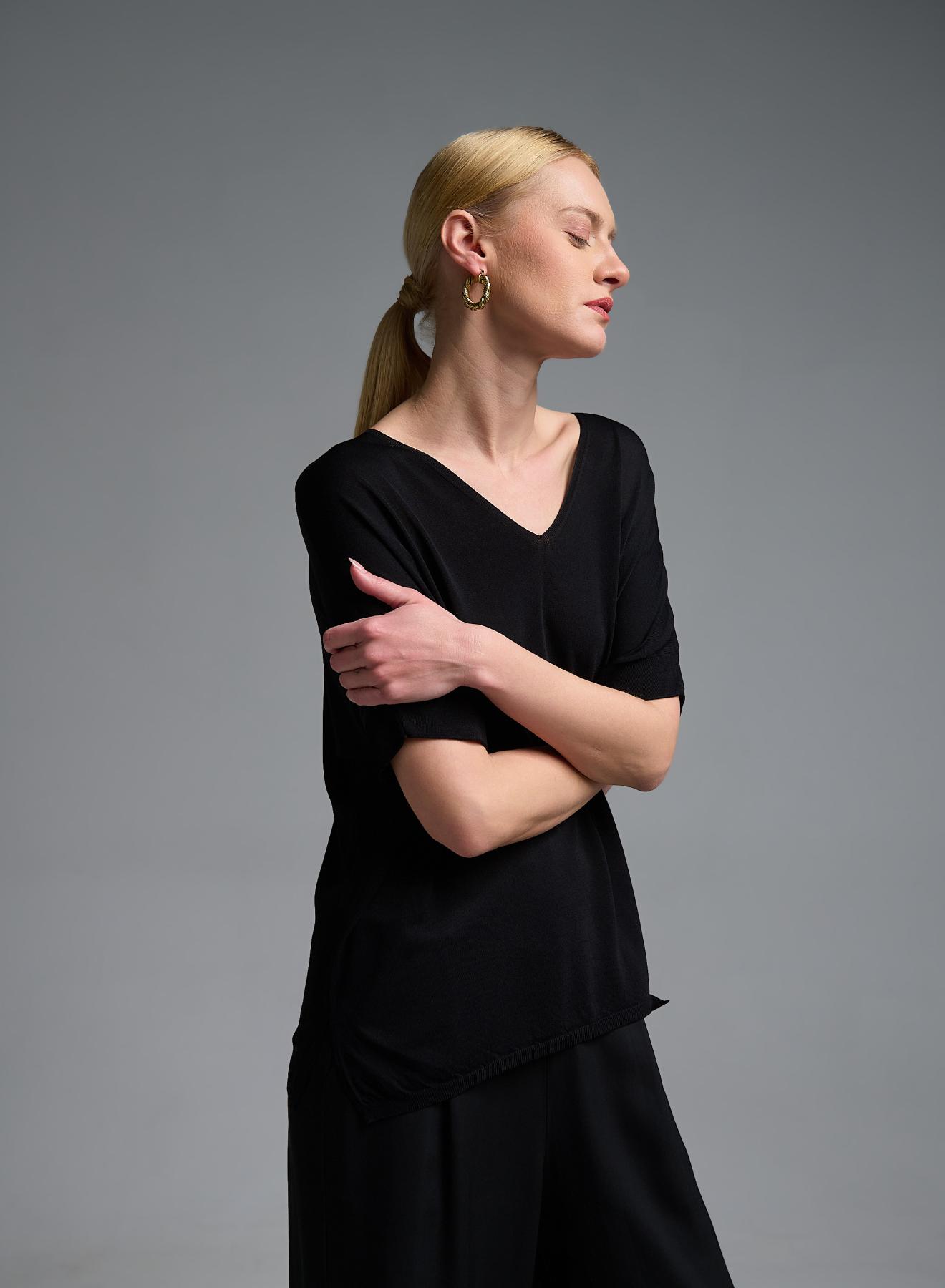 Μαύρη πλεκτή Μπλούζα με V λαιμόκοψη και με κοντά μανίκια Valentina Milano - 5