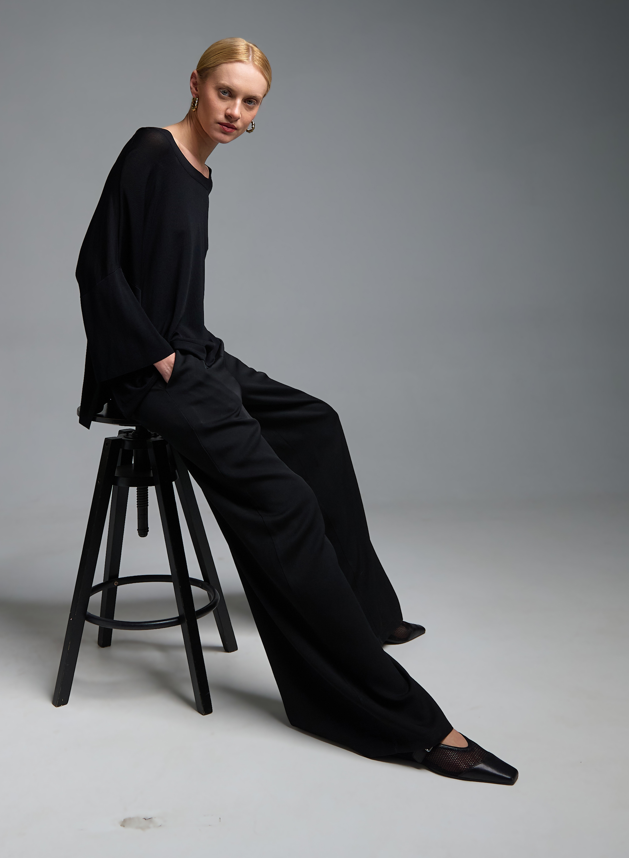 Μαύρη πλεκτή Μπλούζα με ανοίγματα στο πλάι και με τρία τέταρτα μανίκια Valentina Milano - 3