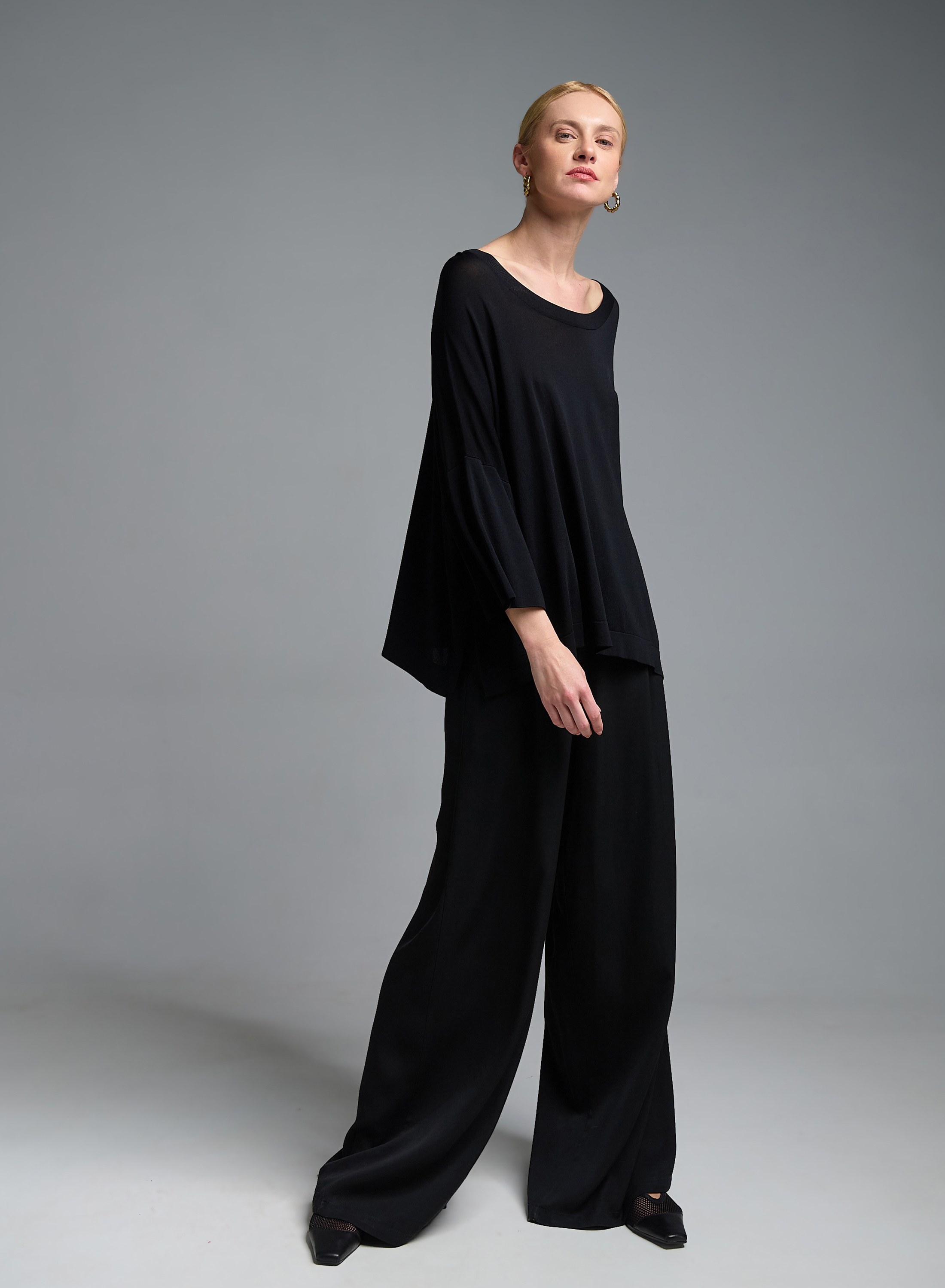 Μαύρη πλεκτή Μπλούζα με ανοίγματα στο πλάι και με τρία τέταρτα μανίκια Valentina Milano - 2