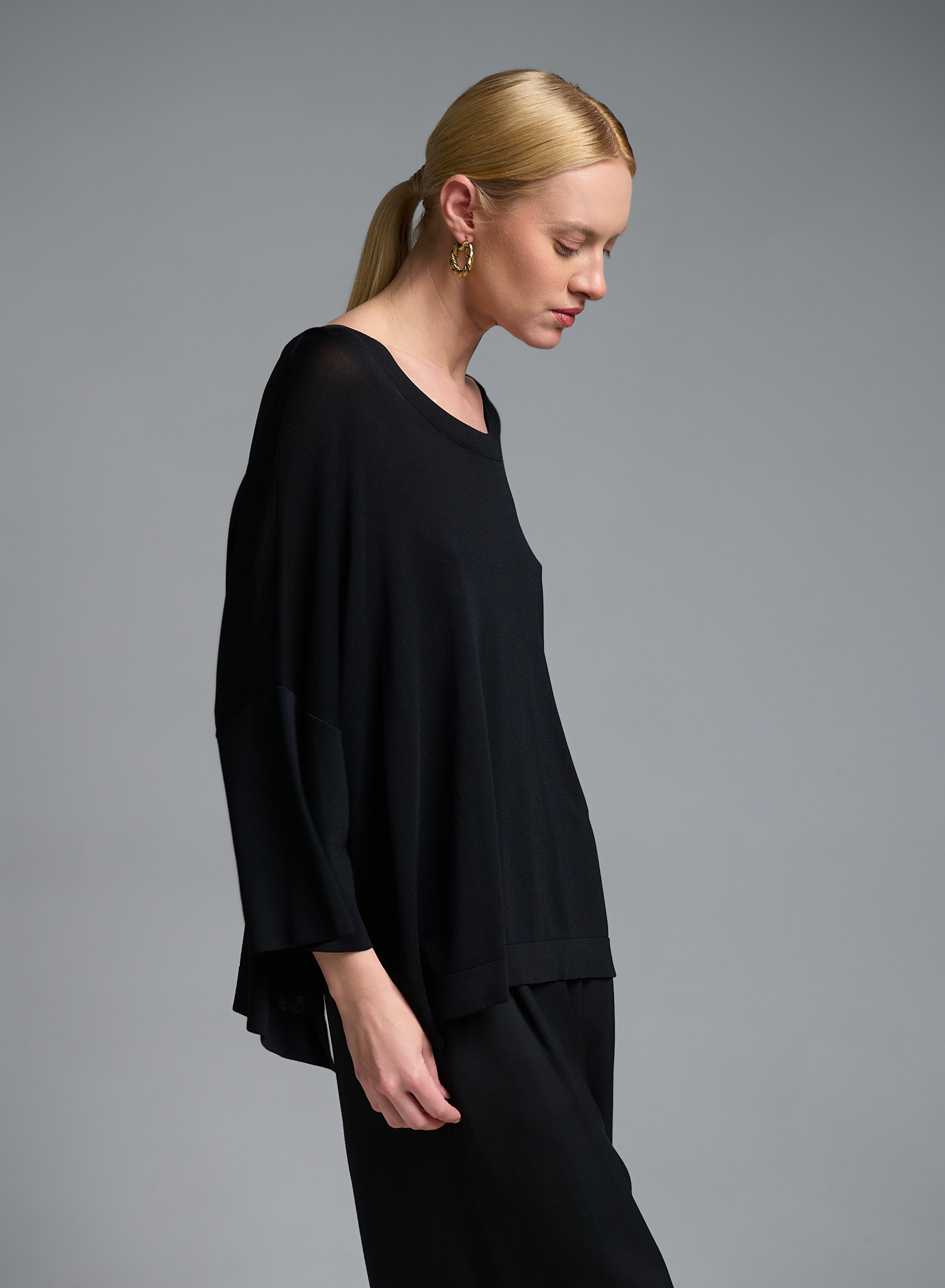 Μαύρη πλεκτή Μπλούζα με ανοίγματα στο πλάι και με τρία τέταρτα μανίκια Valentina Milano - 0