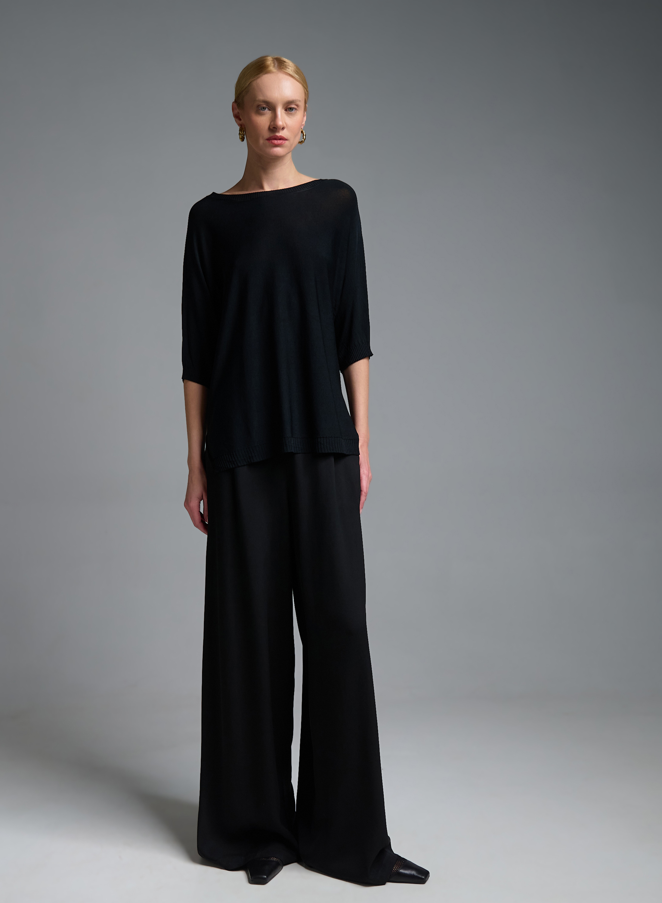 Μαύρη πλεκτή Μπλούζα με ανοίγματα στο πλάι και με κοντά μανίκια Valentina Milano - 1