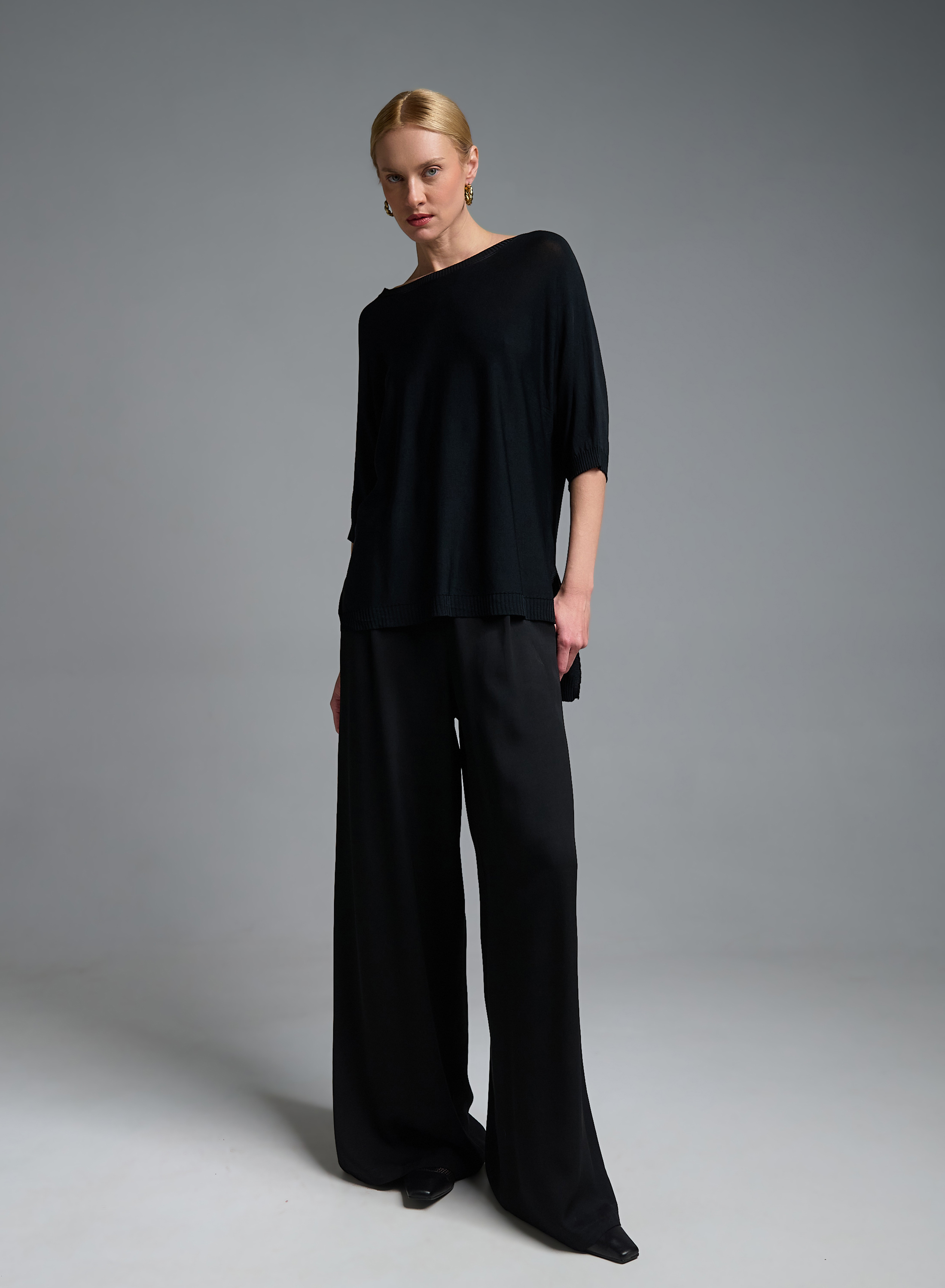 Μαύρη πλεκτή Μπλούζα με ανοίγματα στο πλάι και με κοντά μανίκια Valentina Milano - 2