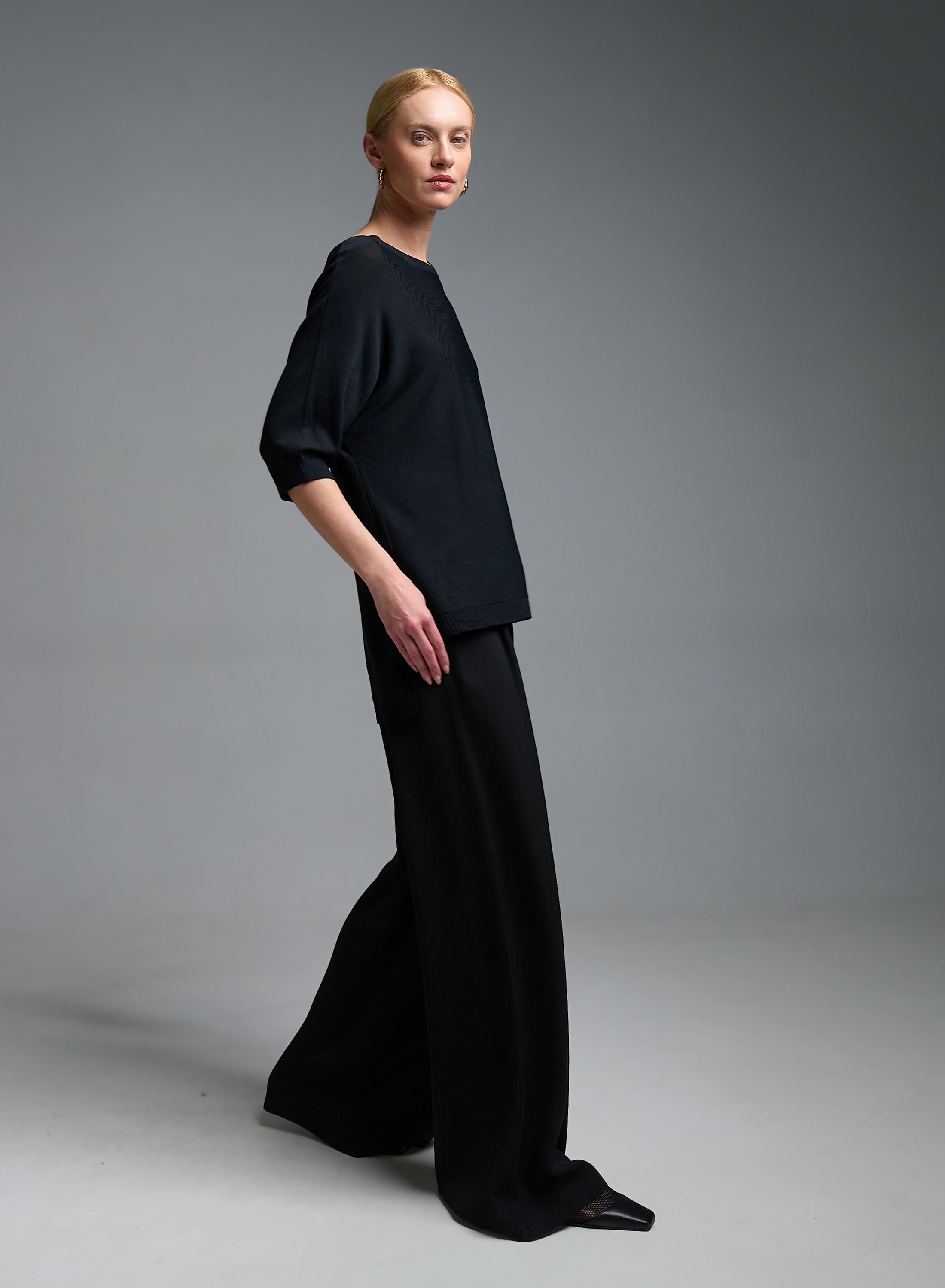 Μαύρη πλεκτή Μπλούζα με ανοίγματα στο πλάι και με κοντά μανίκια Valentina Milano - 5