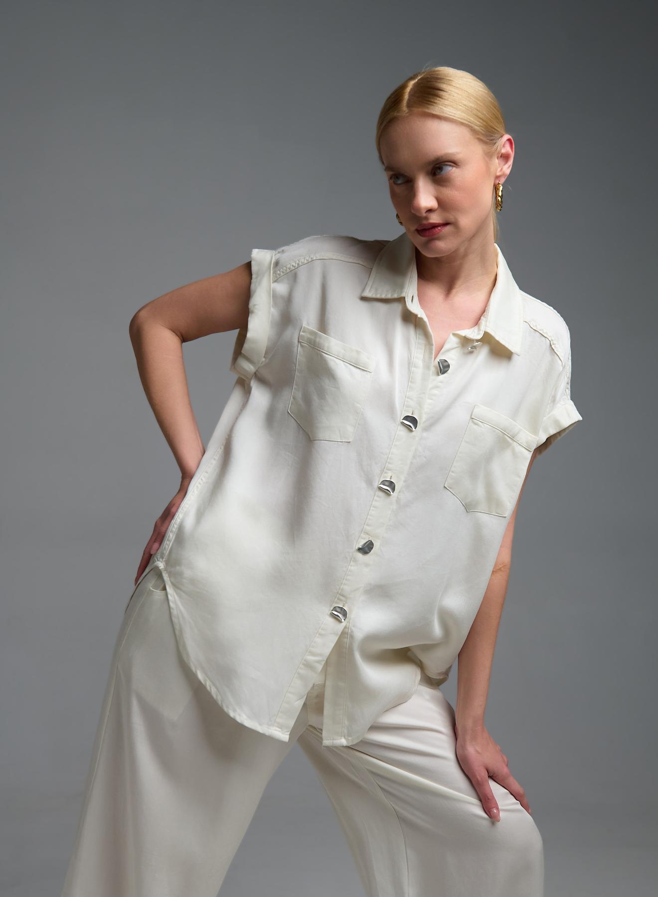 Εκρού αμάνικο Πουκάμισο σε χαλαρή γραμμή με μεταλλικά κουμπιά Valentina Milano - 2