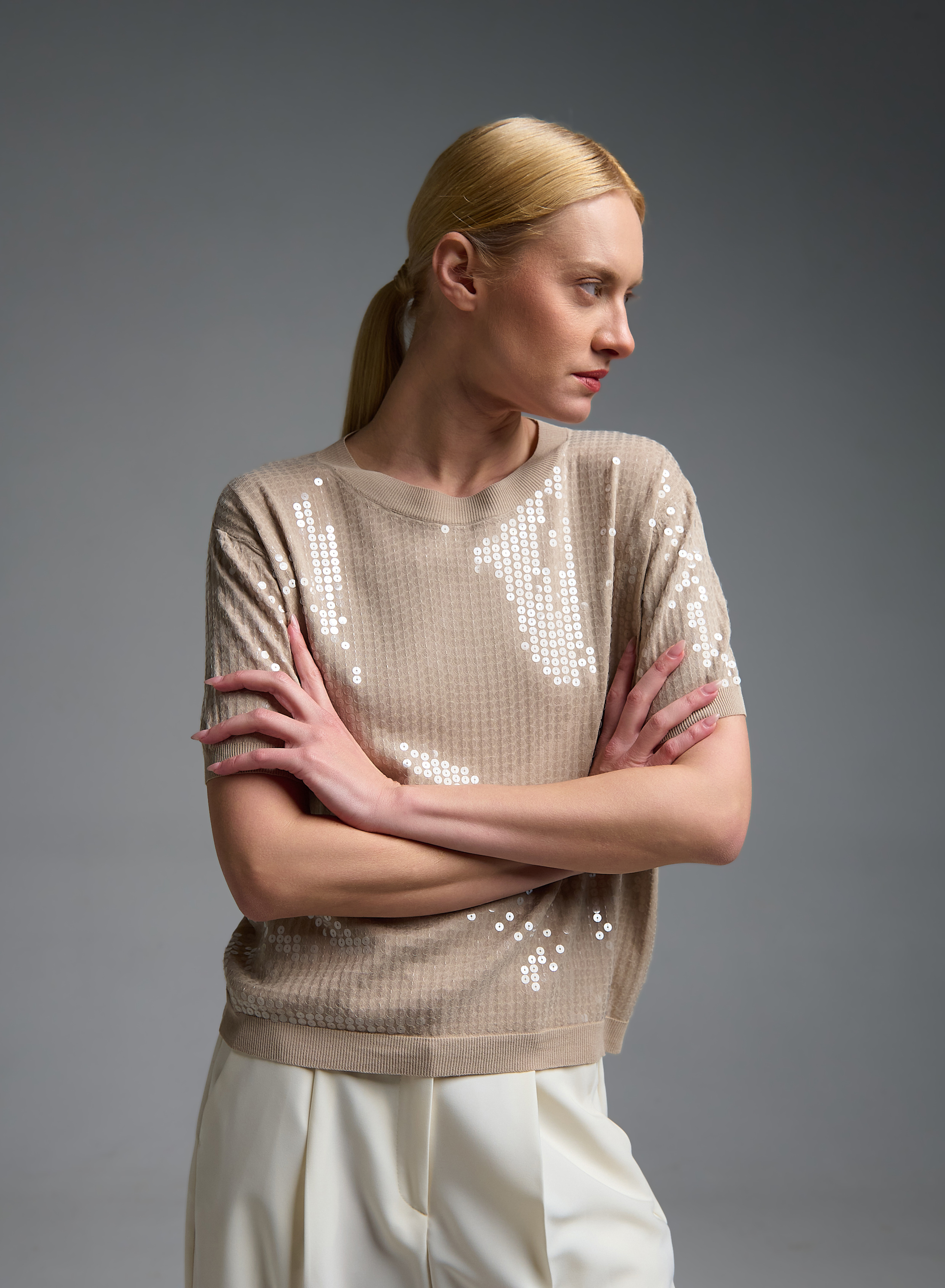 Μπεζ πλεκτή Μπλούζα με κοντά μανίκια και με παγιέτες Valentina Milano - 2