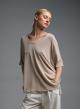 Taupe πλεκτή Μπλούζα loose fit με κοντά μανίκια, με V λαιμόκοψη και με ανοίγματα στο πλάι Valentina Milano - 2