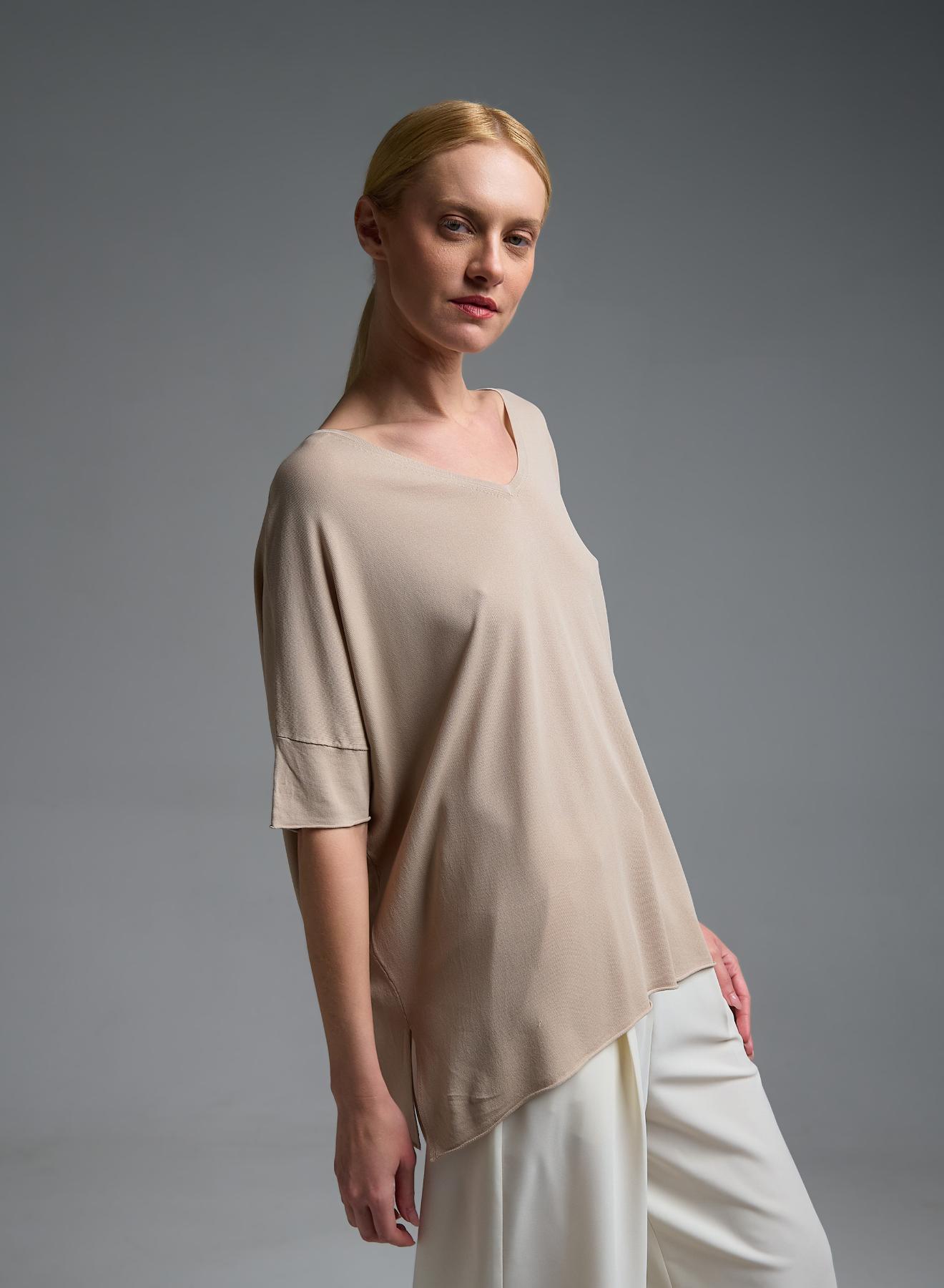 Taupe πλεκτή Μπλούζα loose fit με κοντά μανίκια, με V λαιμόκοψη και με ανοίγματα στο πλάι Valentina Milano - 4