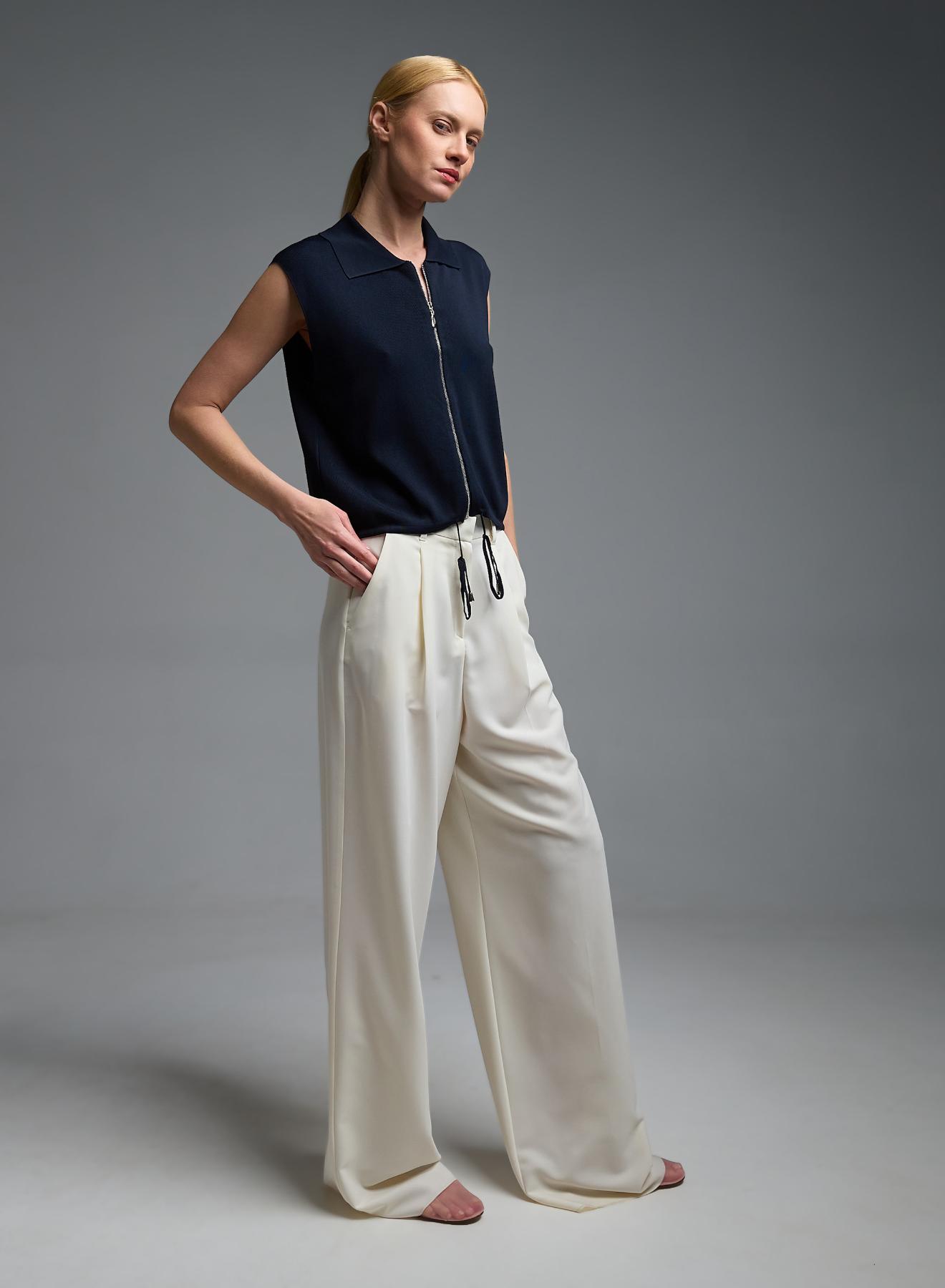 Μπλε αμάνικη πλεκτή Μπλούζα polo με φερμουάρ και με κορδόνι στο τελείωμα Valentina Milano - 3