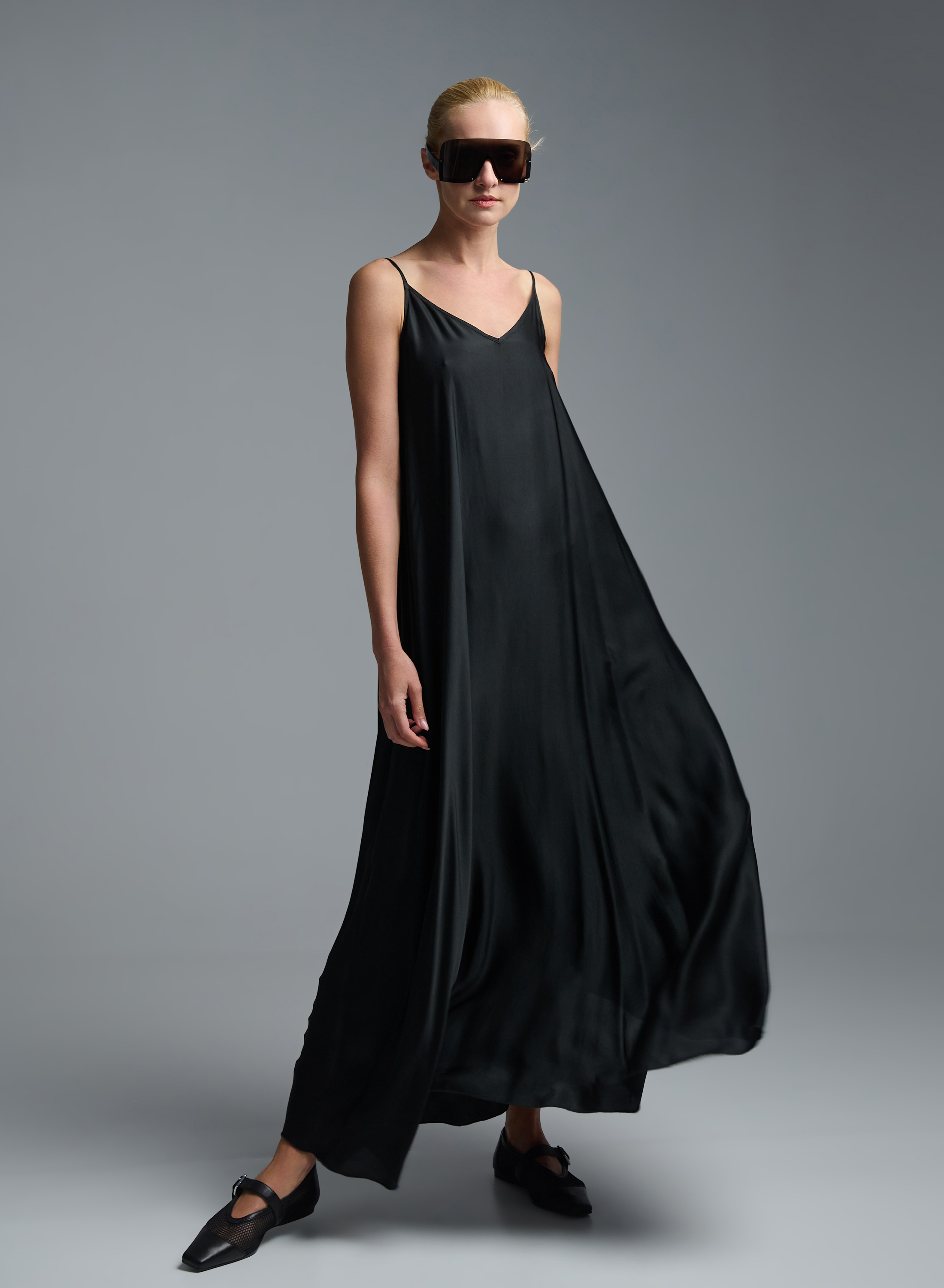 Black silky touch Dress with straps Vicolo - 2