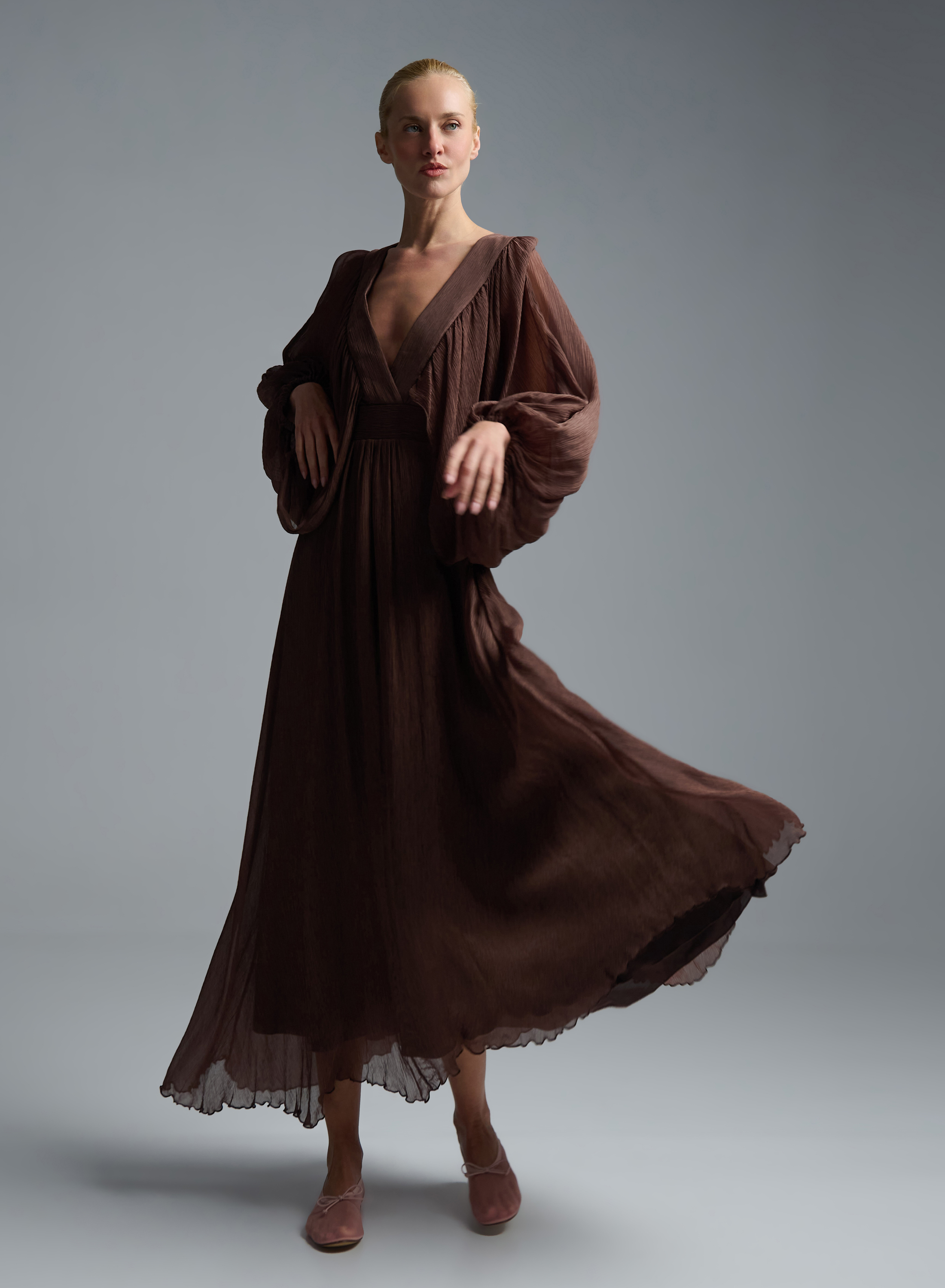 Chocolate long Dress with V neckline and with wide sleeves Imperial - 3