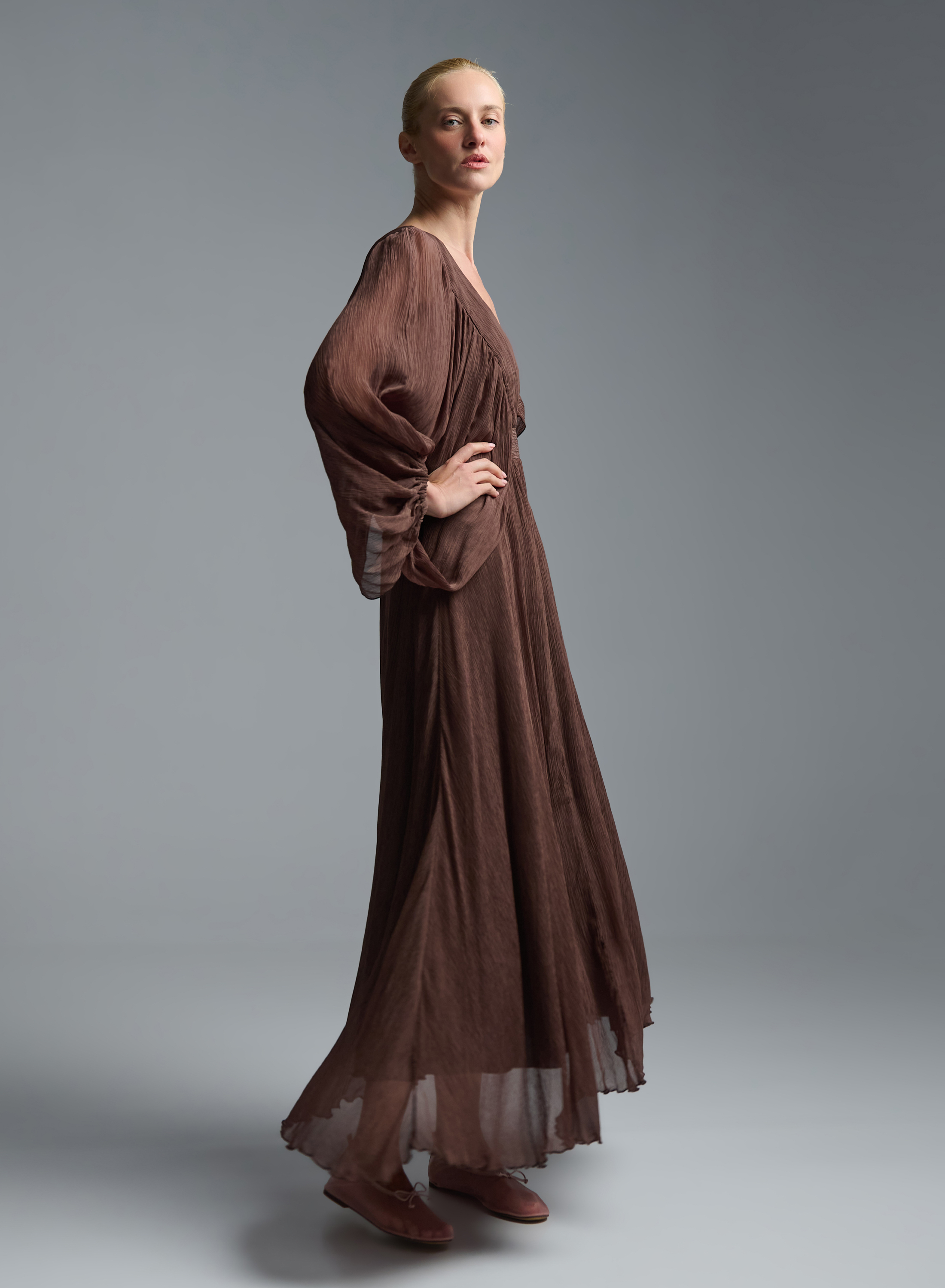 Chocolate long Dress with V neckline and with wide sleeves Imperial - 4