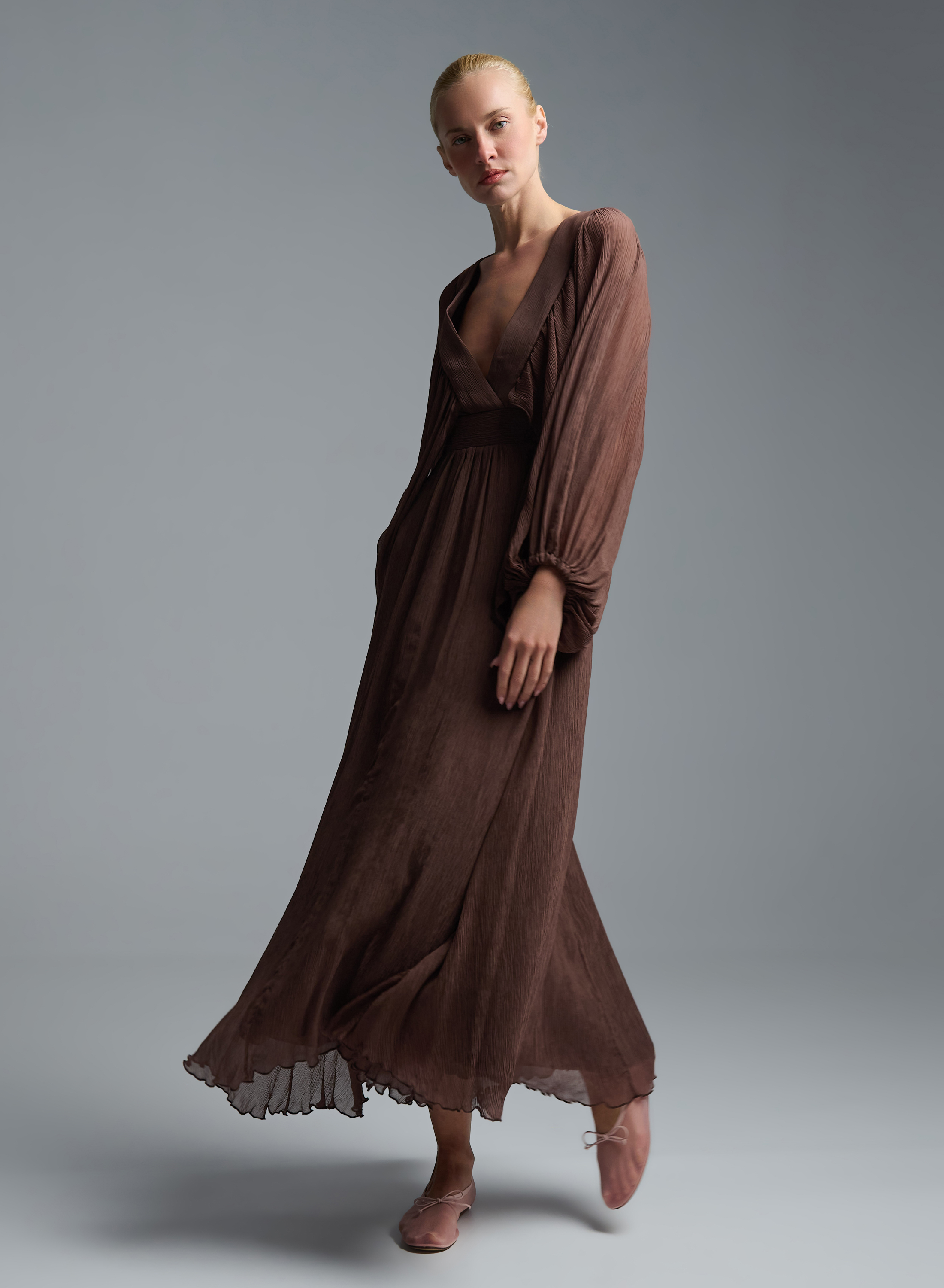 Chocolate long Dress with V neckline and with wide sleeves Imperial - 5