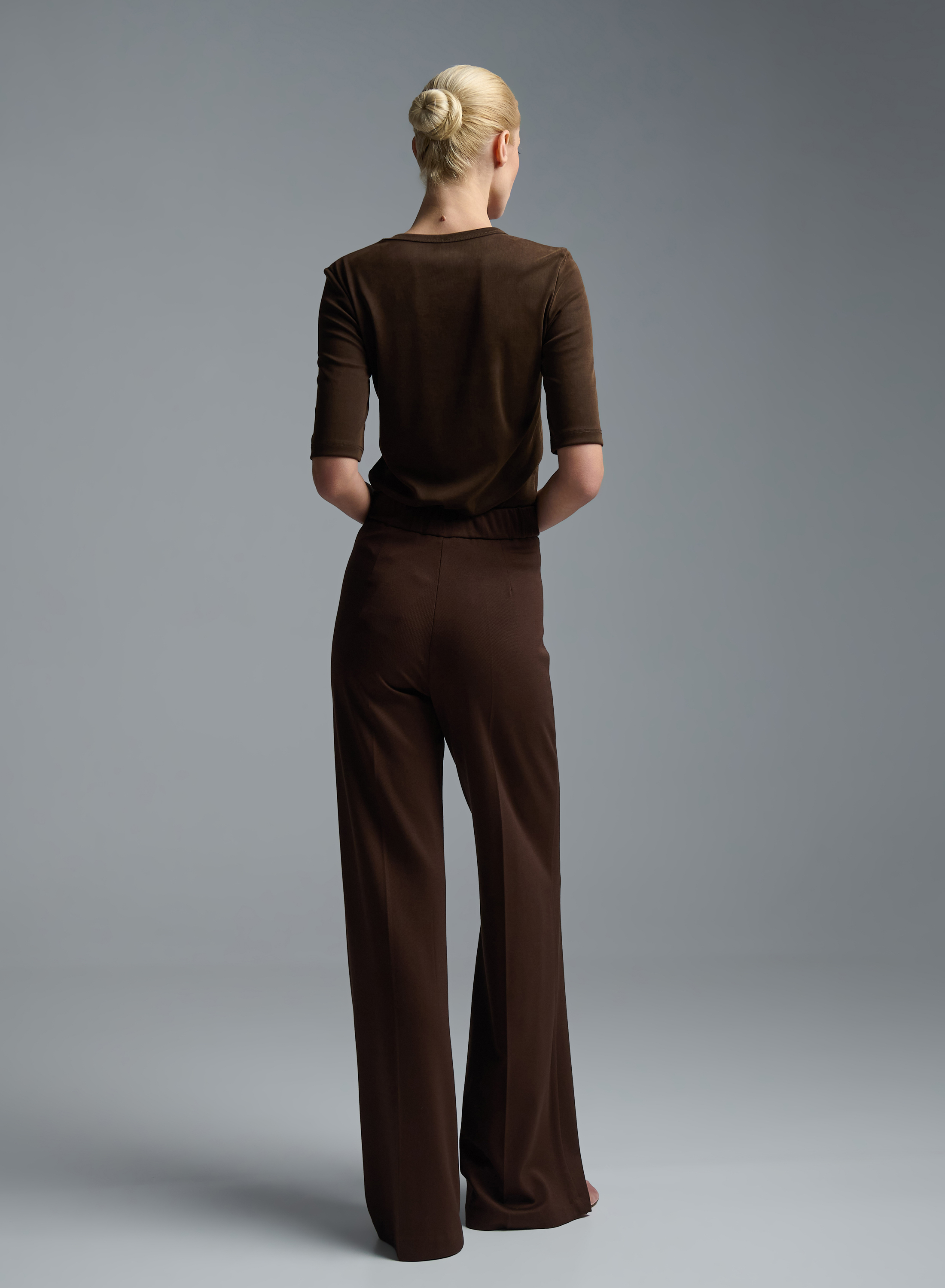 Chocolate Top with short sleeves and with V neckline Imperial - 4
