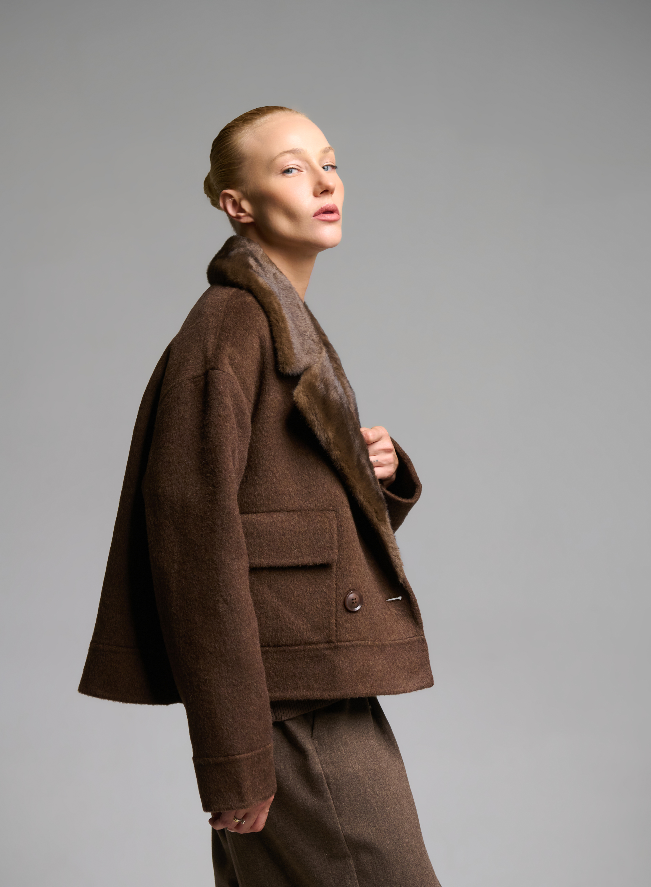Chocolate Overcoat with eco Fur lapels Alessia Massimo - 5