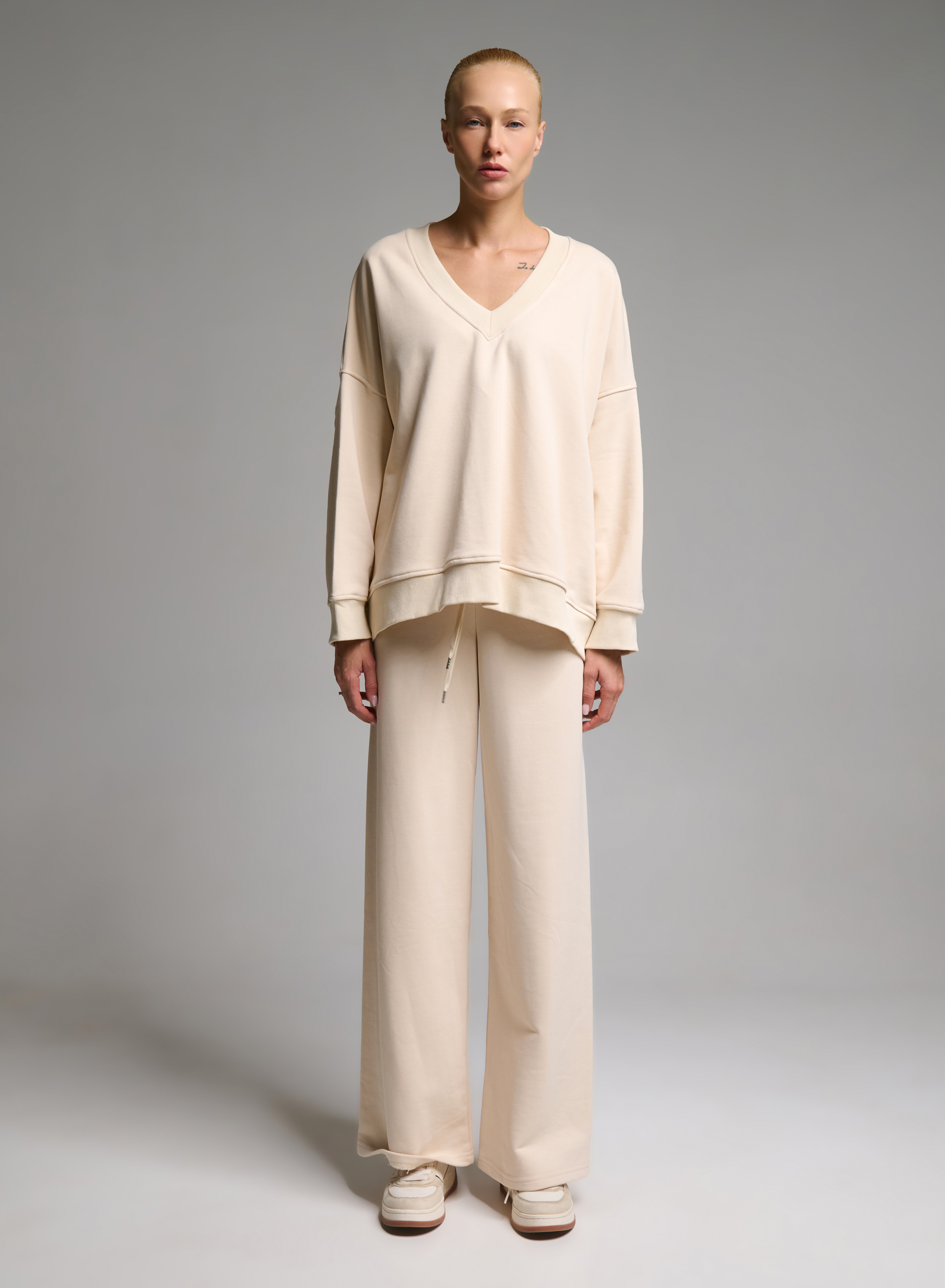 Cream loose fit Sweatshirt with V neckline Vicolo - 1