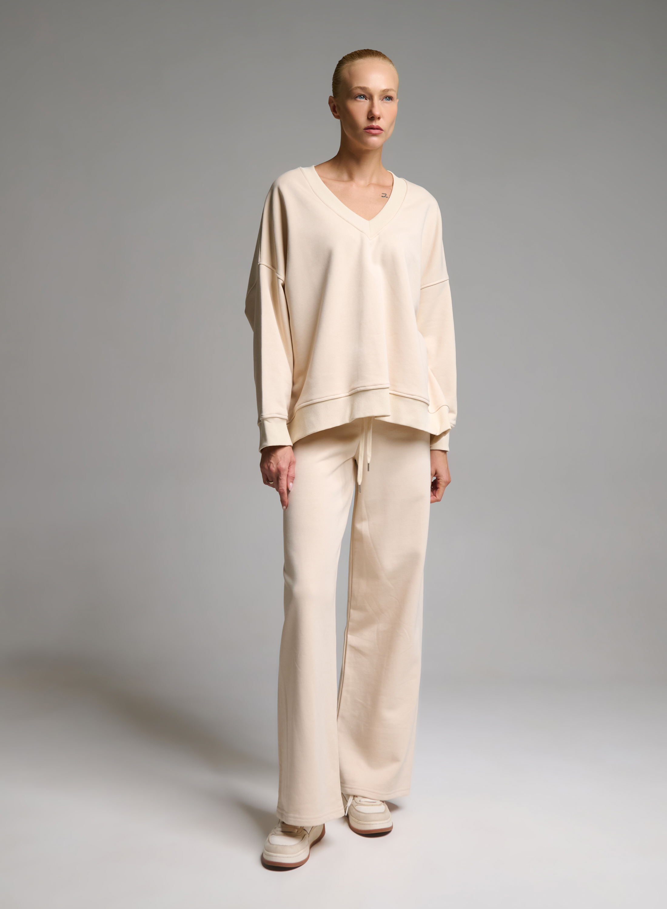Cream loose fit Sweatshirt with V neckline Vicolo - 2