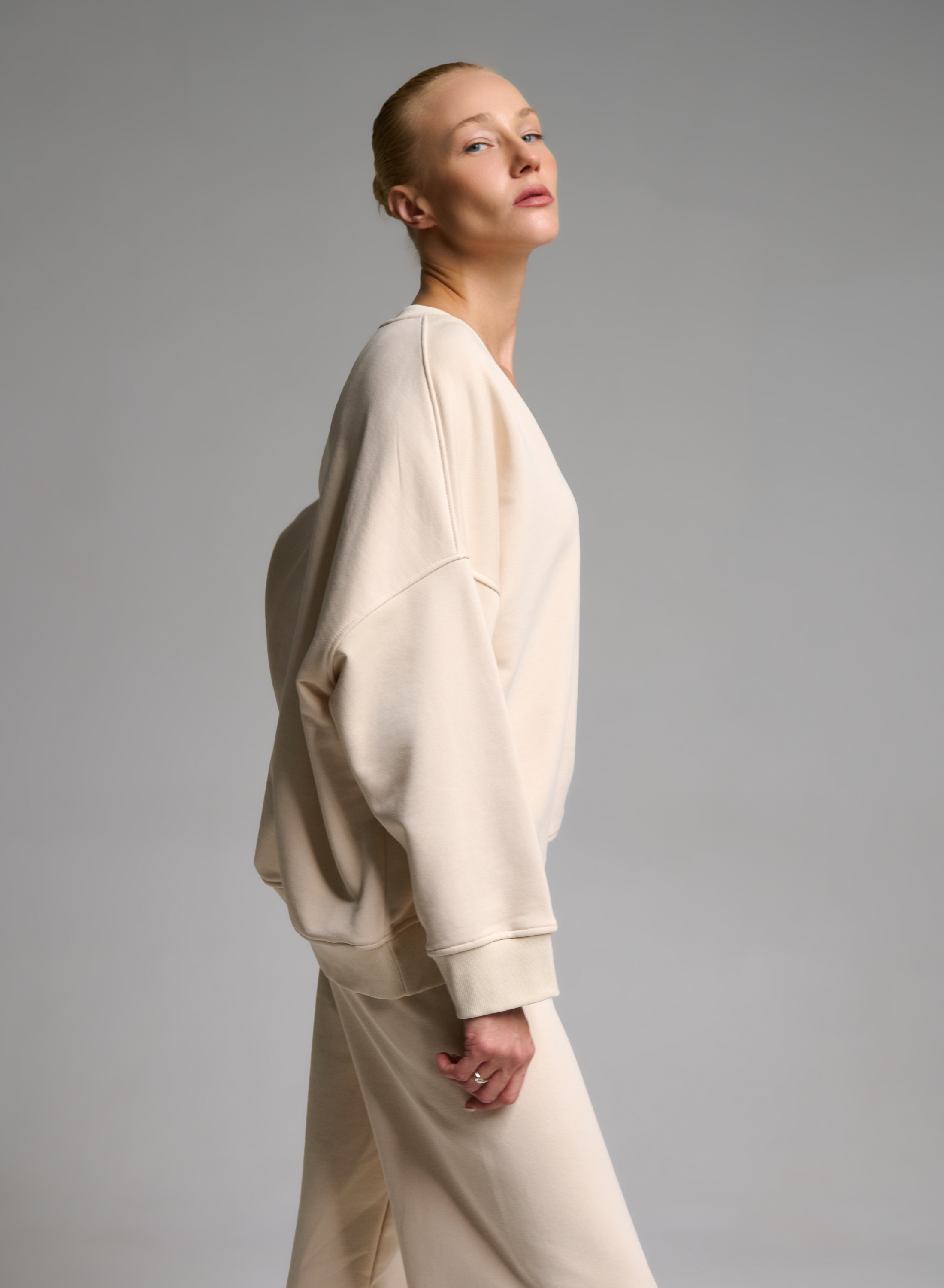 Cream loose fit Sweatshirt with V neckline Vicolo - 3
