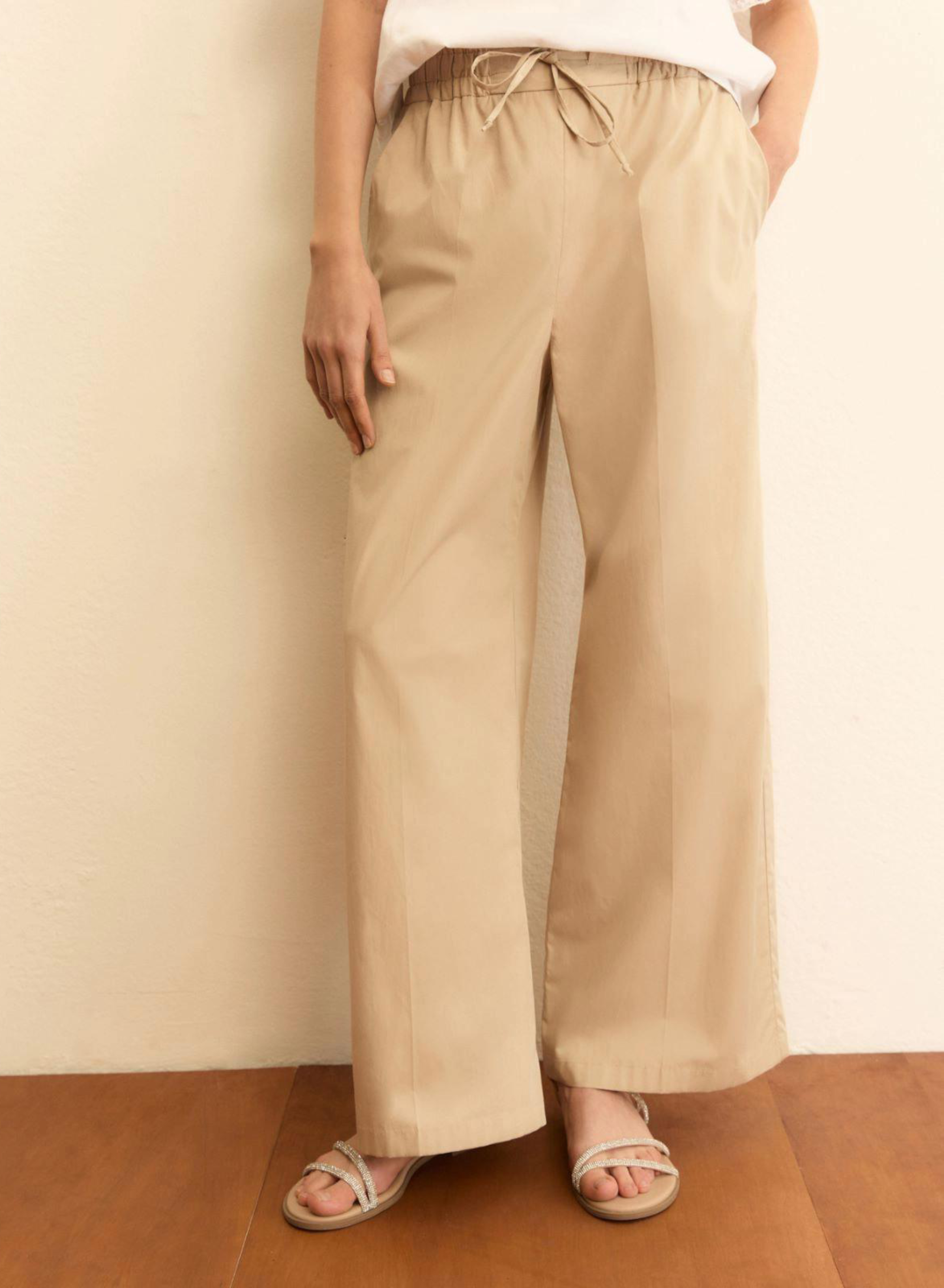 Μπεζ wide legs Παντελόνι ποπλίνα με λάστιχο και κορδόνι στη μέση Emme Marella - 2