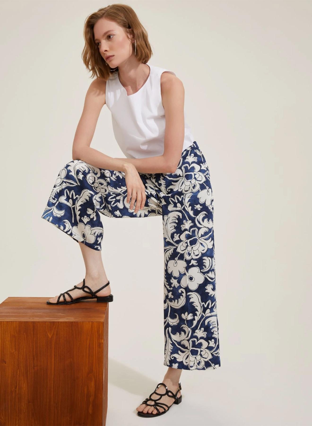 Navy Blue-Ecru patterned twill cropped Trousers Emme Marella - 3