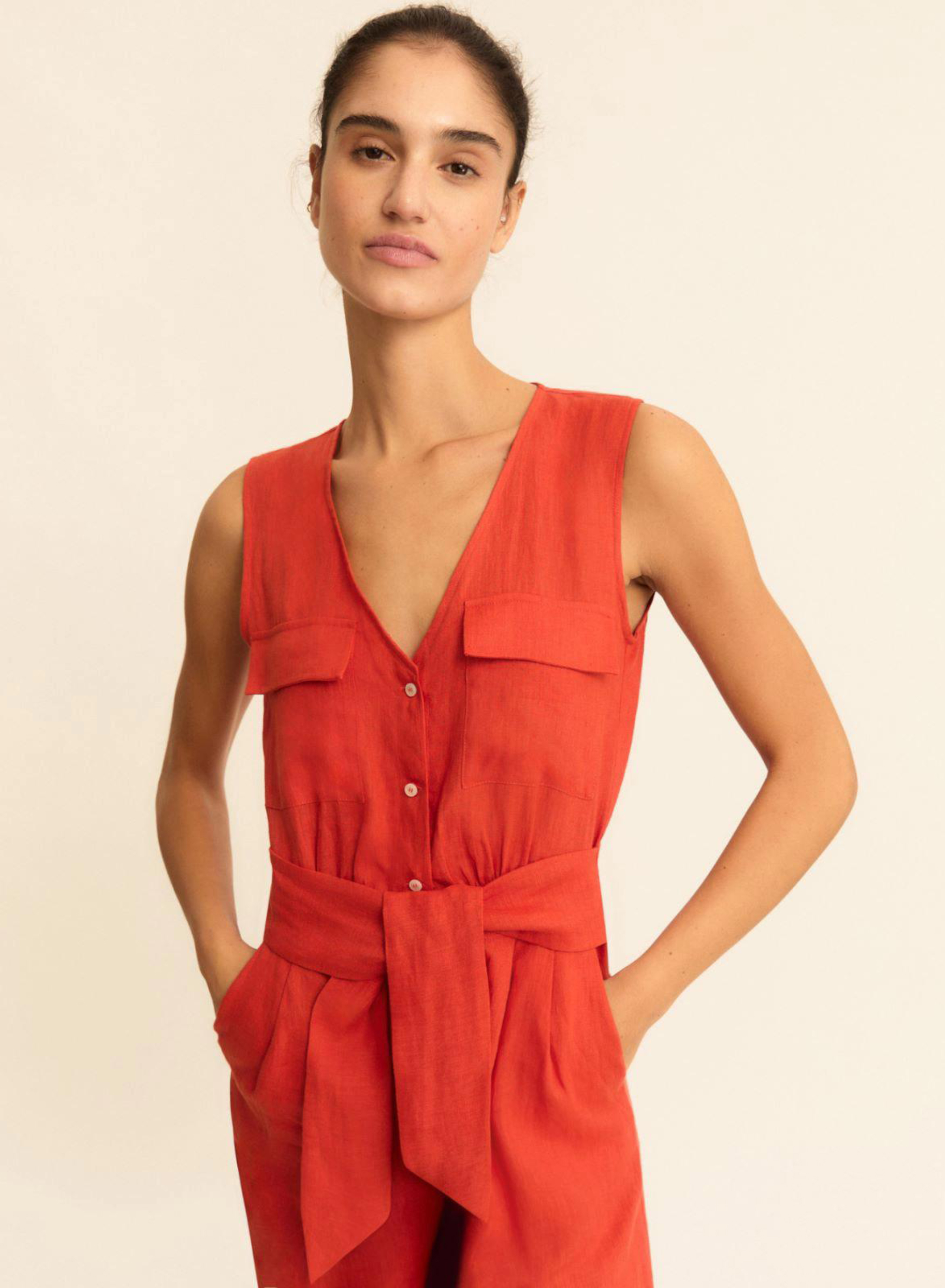 Πορτοκαλί αμάνικη ολόσωμη λινή Φόρμα με V λαιμόκοψη και με κουμπιά Emme Marella - 2