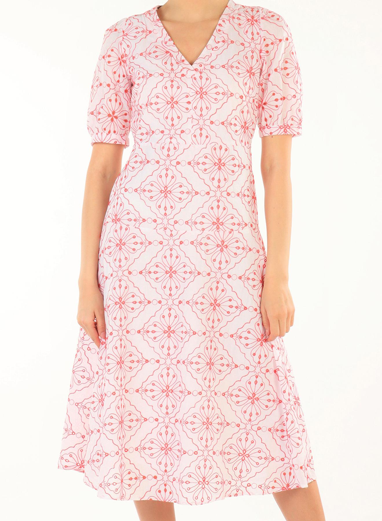 Broderie dress with V-neck and short sleeves - 3