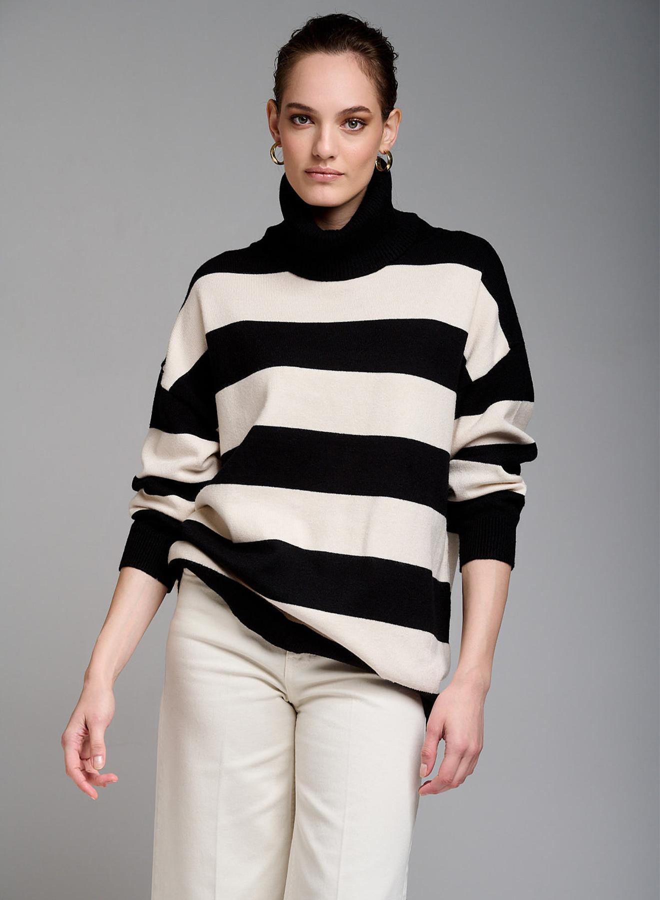 Turtleneck sweater with wide stripes - 4