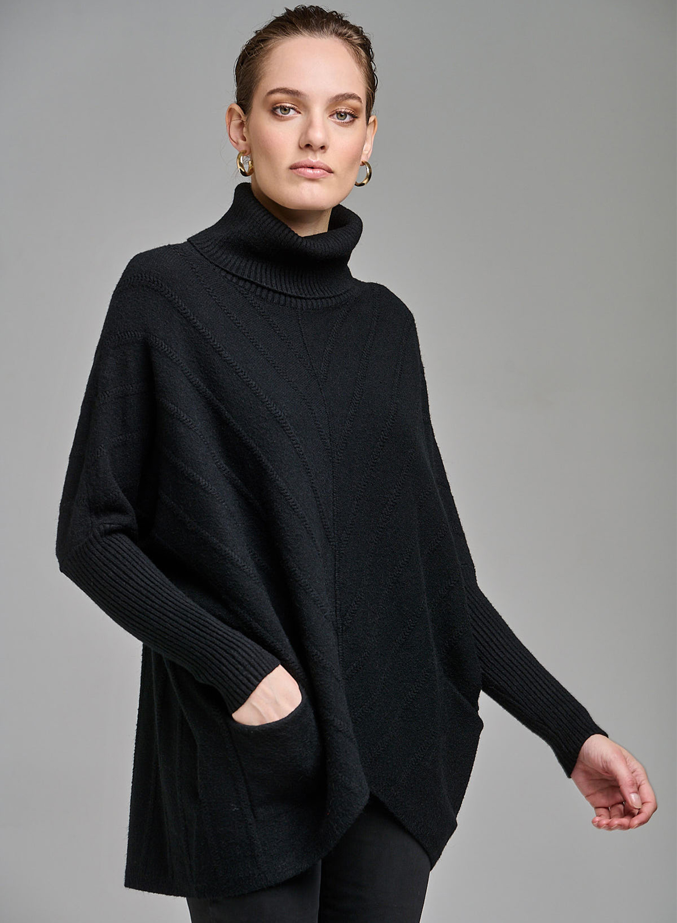 Oversized turtleneck sweater with textured details and pockets - 1