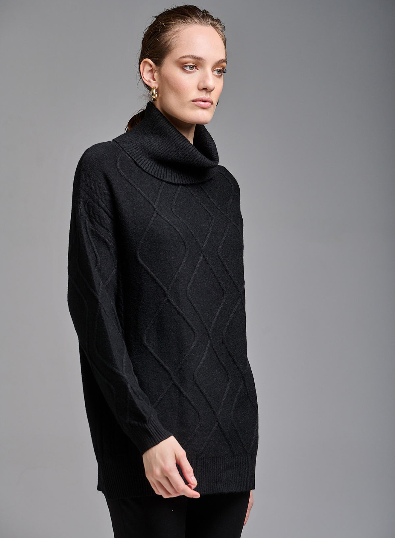 Turtleneck sweater with textured details - 3