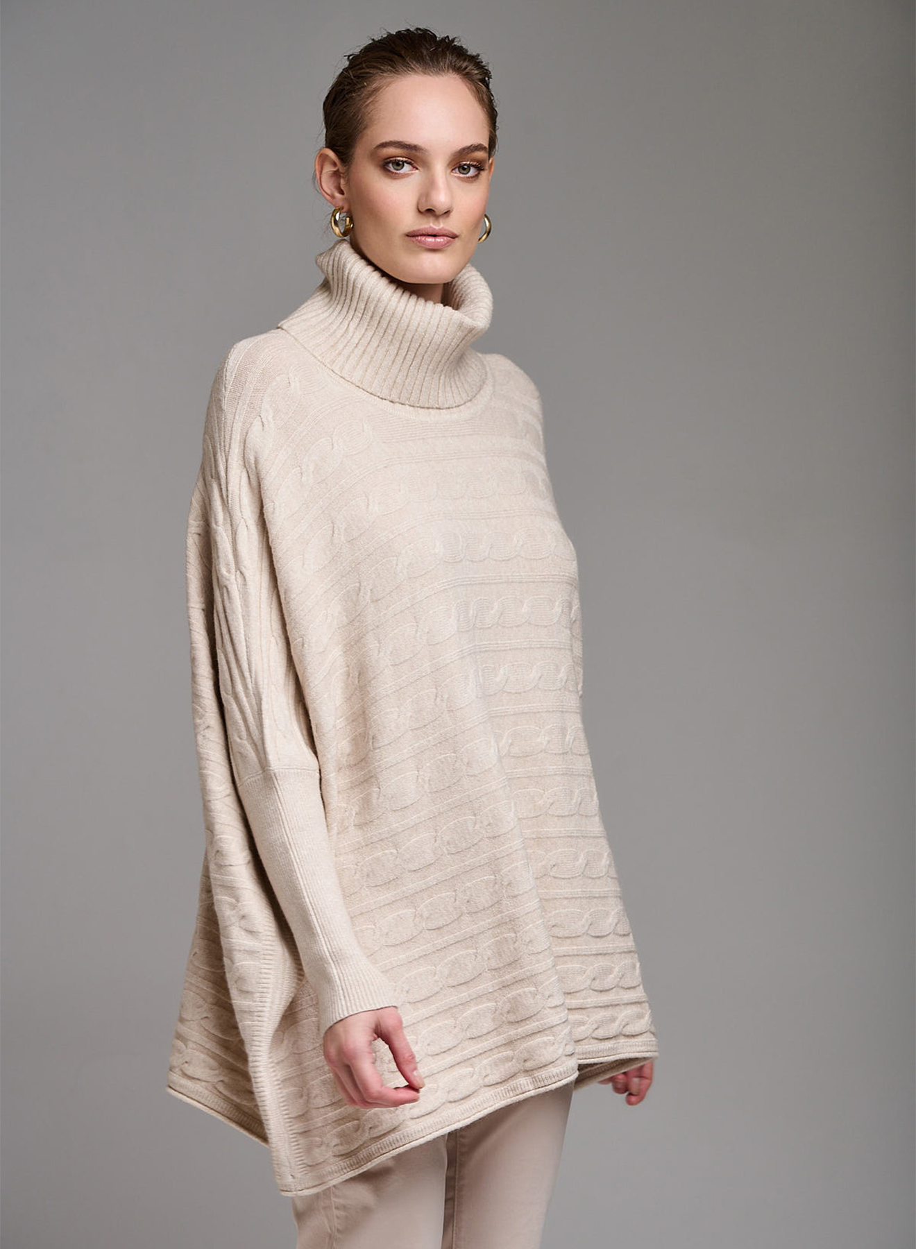 Oversized turtleneck sweater with textured details - 3