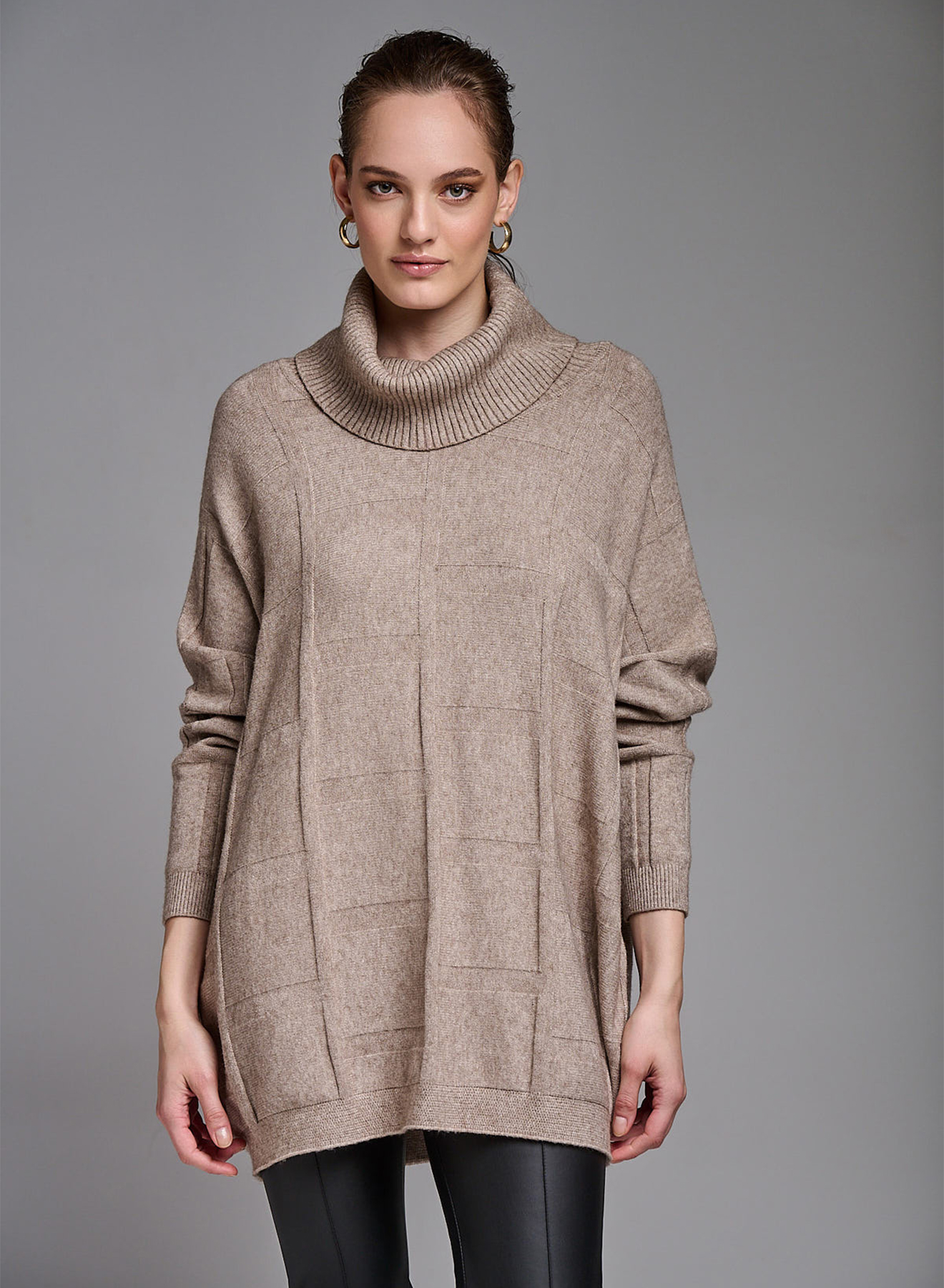 Oversized turtleneck sweater with textured details - 2