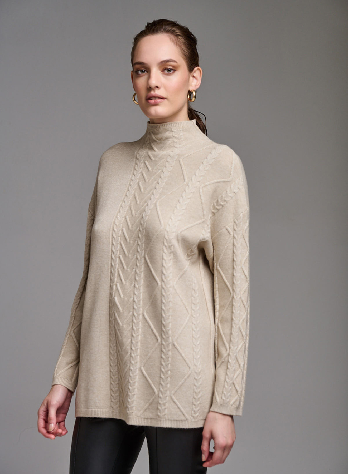 Half-turtleneck sweater with textured details - 2