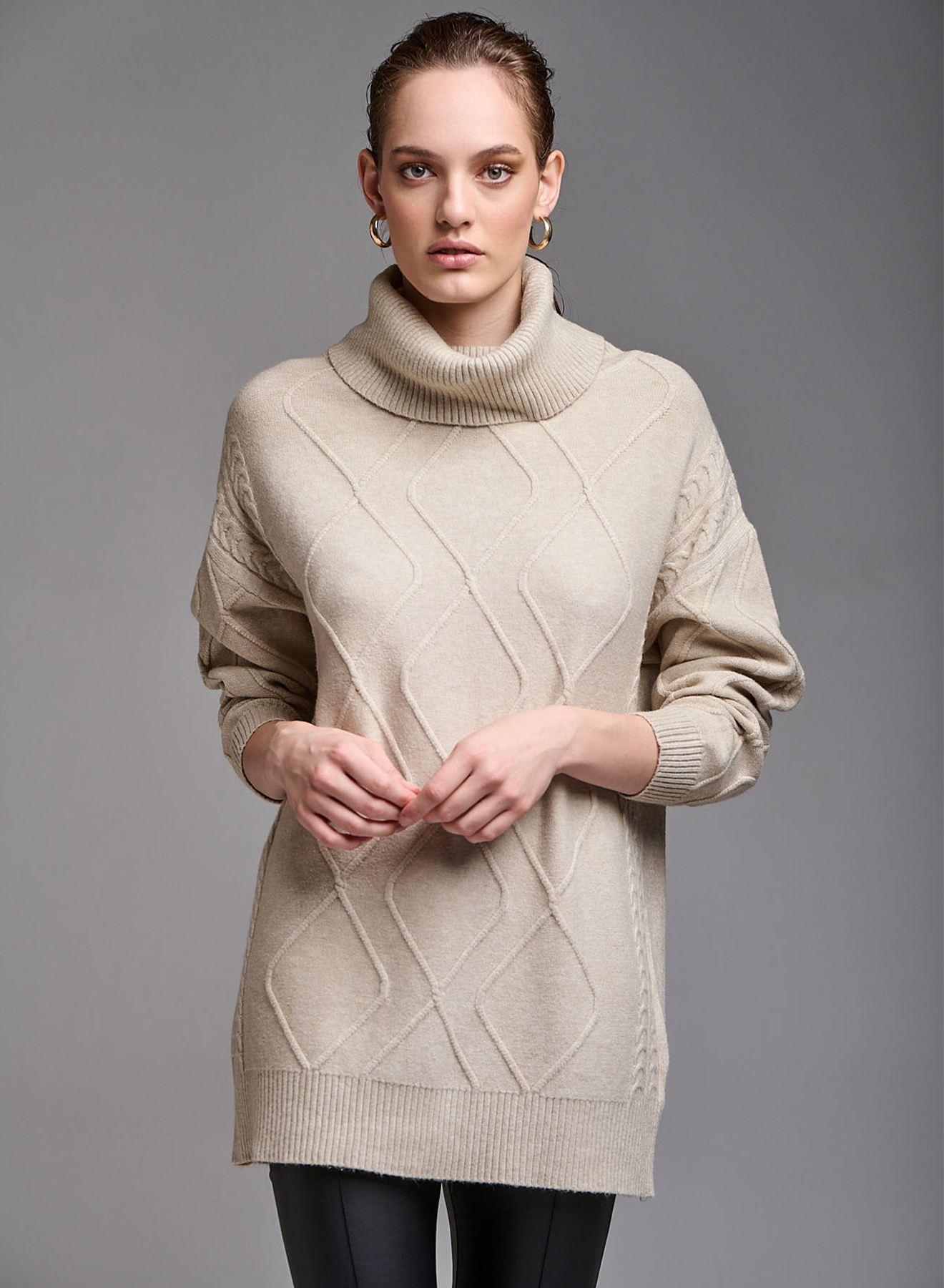 Turtleneck sweater with textured details - 2