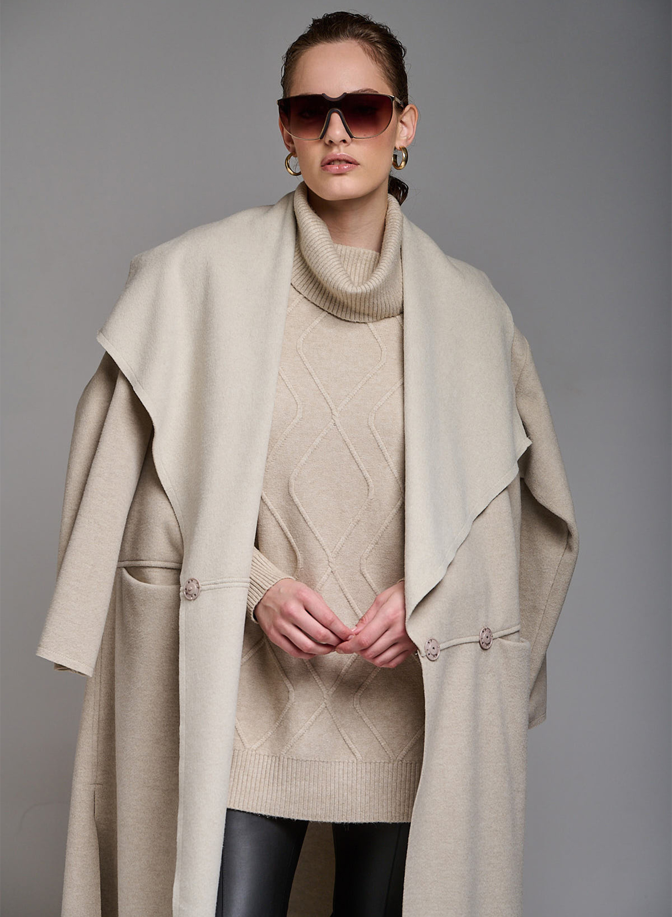 Turtleneck sweater with textured details - 1