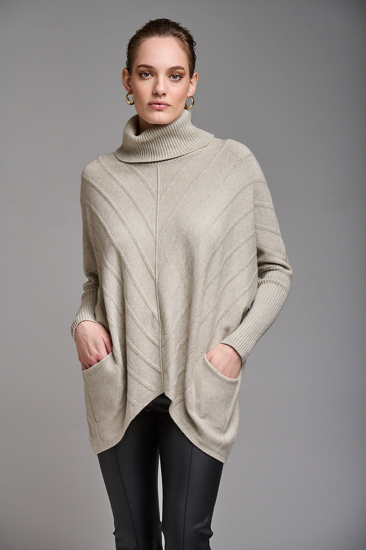 Πουλόβερ ζιβάγκο oversized με ανάγλυφες λεπτομέρειες και τσέπες - 2