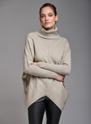 Oversized turtleneck sweater with textured details and pockets - 13044
