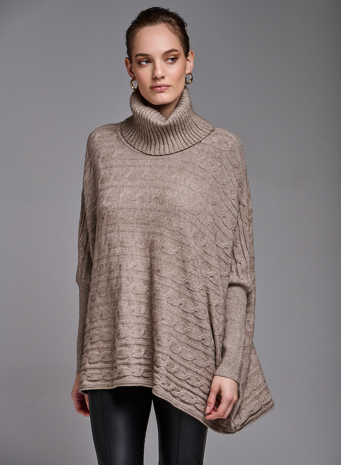Oversized turtleneck sweater with textured details - 3