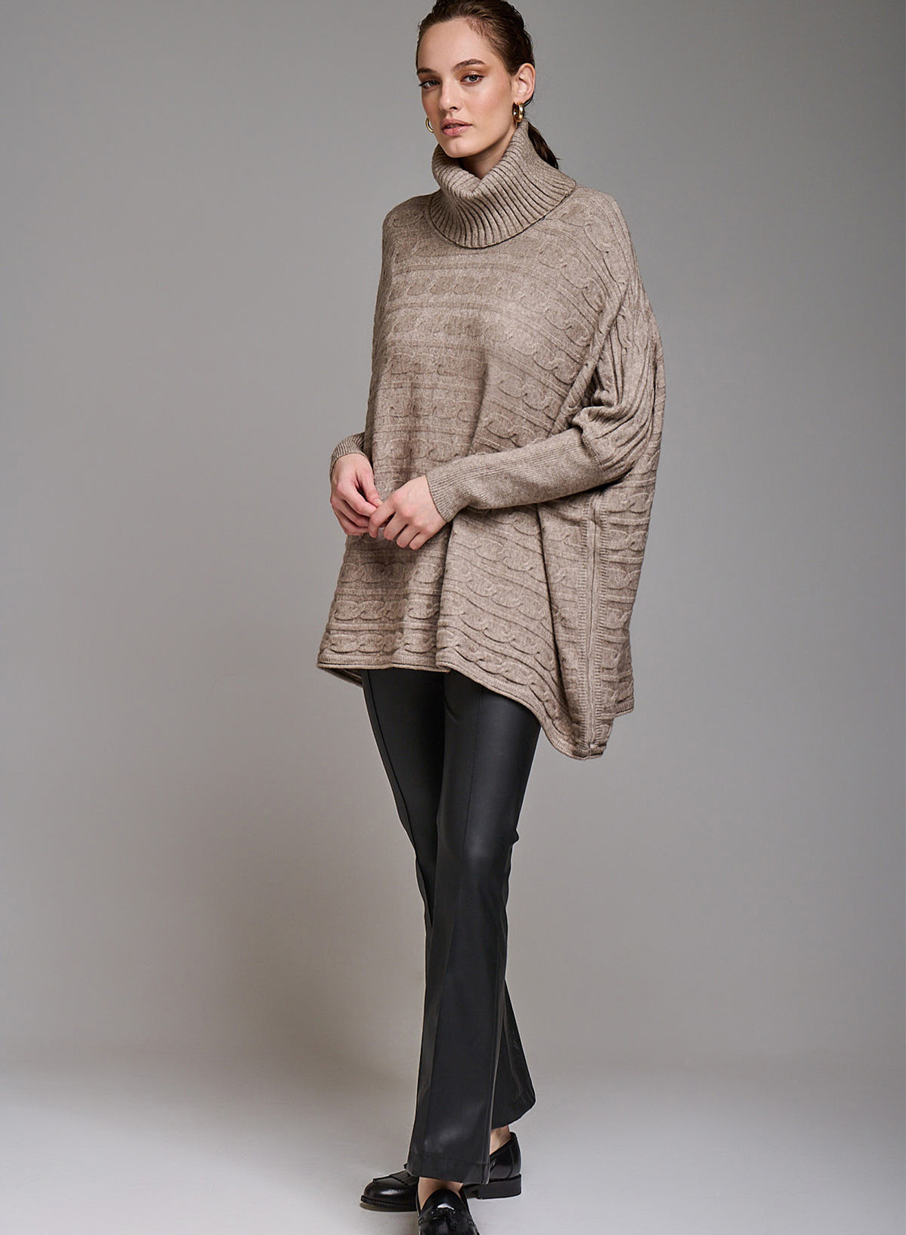Oversized turtleneck sweater with textured details - 4