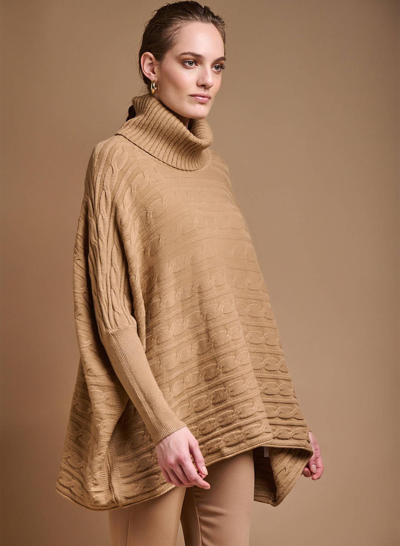 Oversized turtleneck sweater with textured details - 3