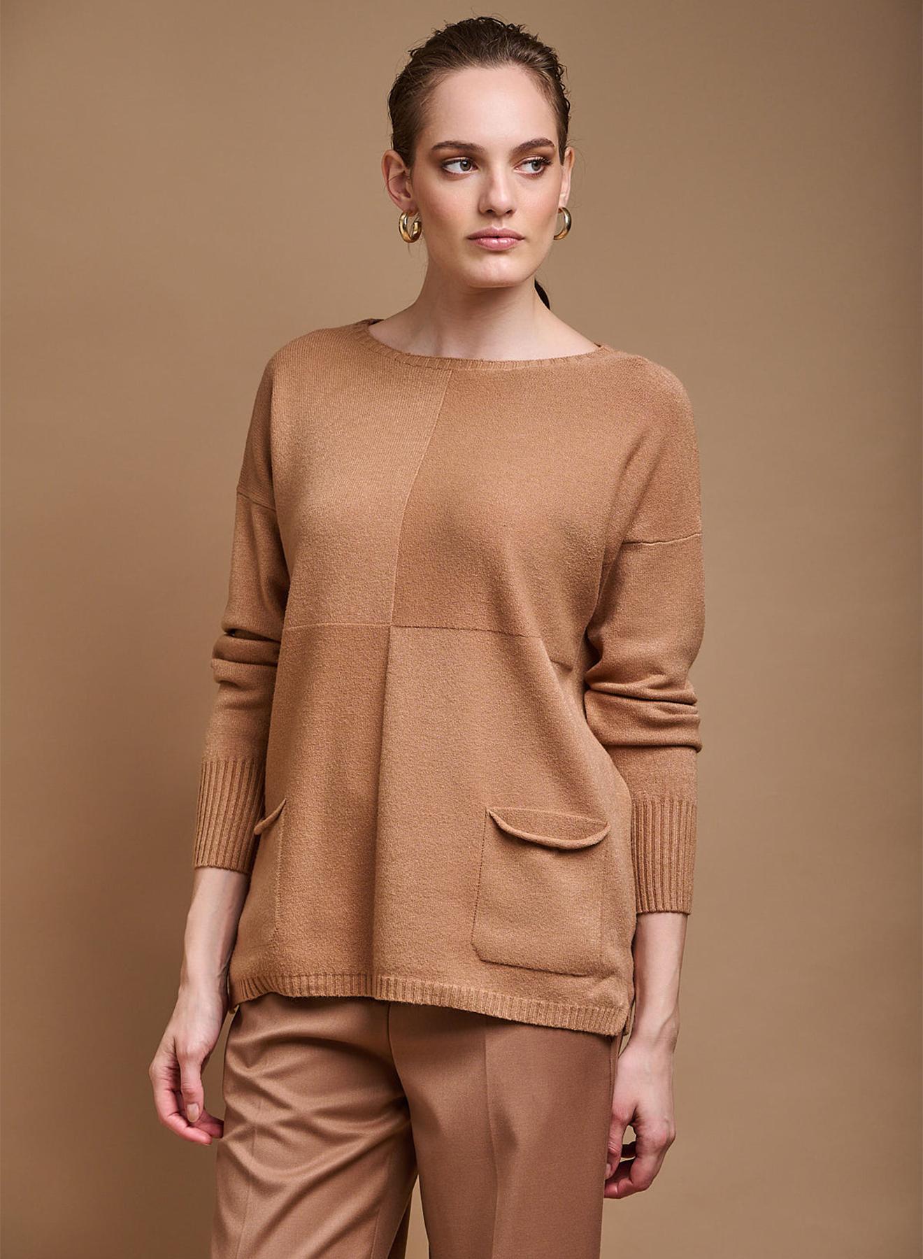 Round neck sweater with separate collar - 4