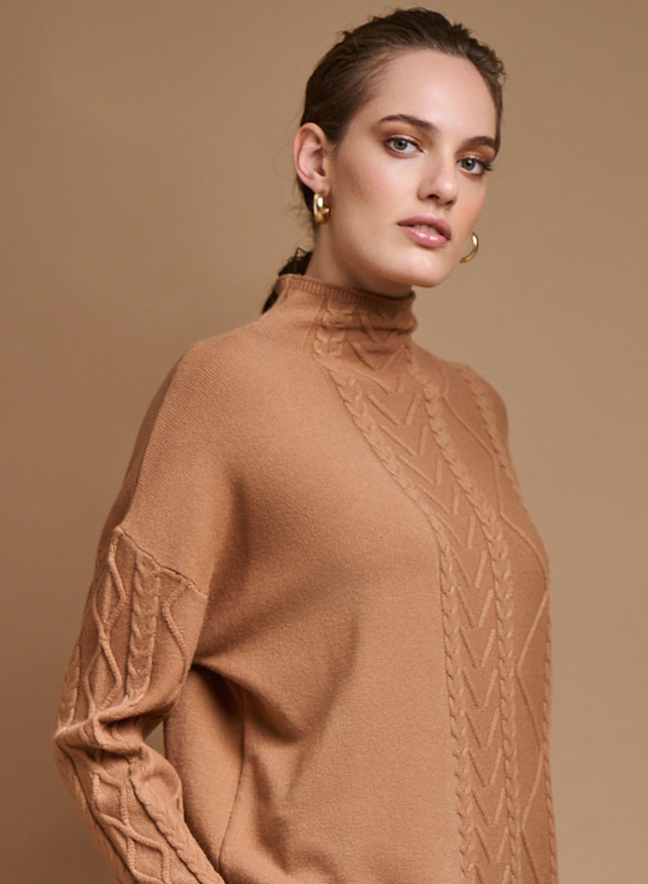Half-turtleneck sweater with textured details - 3